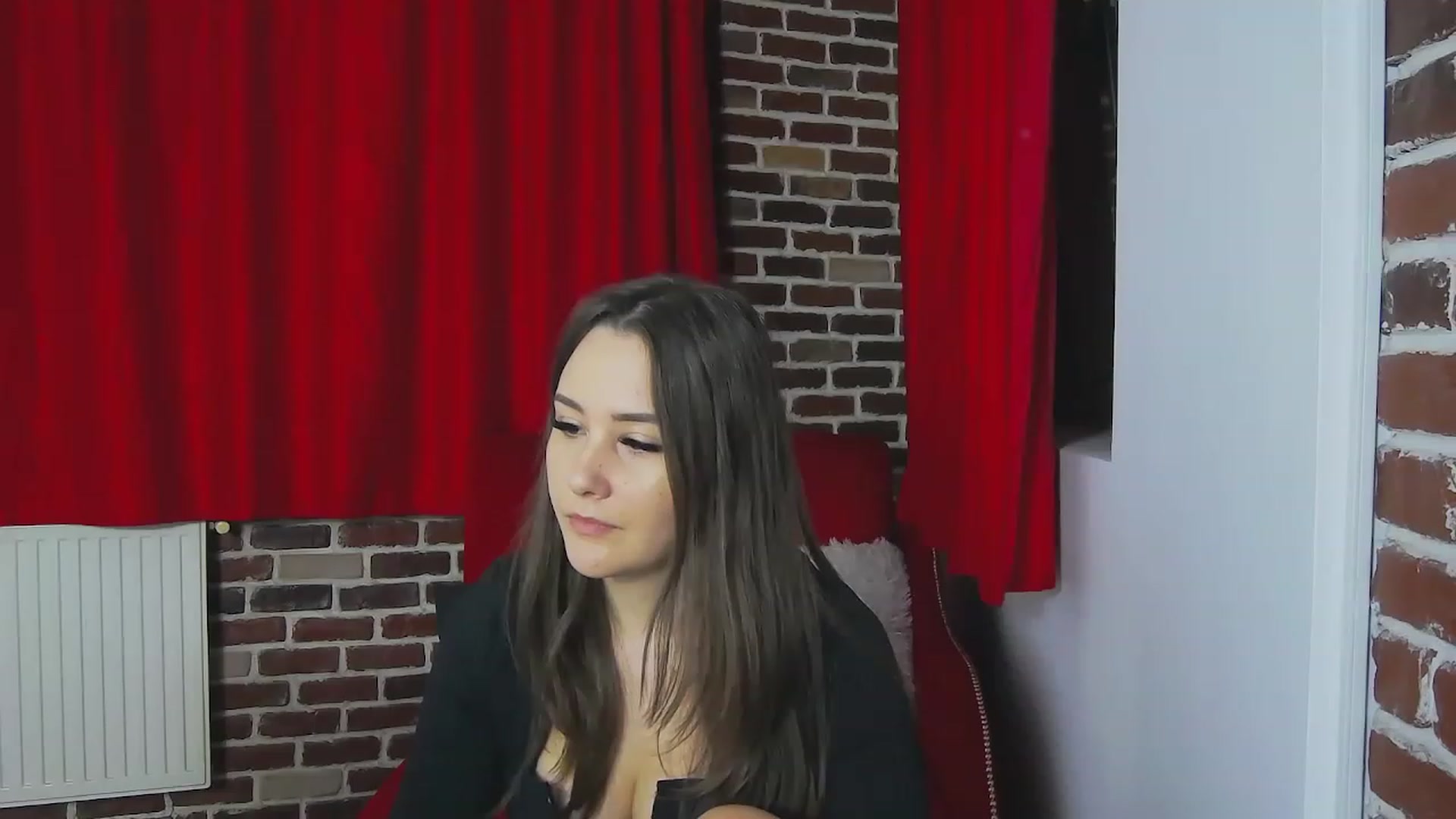 Gallery image thumbnail from Radiance's myfreecams stream on, 12/10/2022, 20:04 image 17 of 20