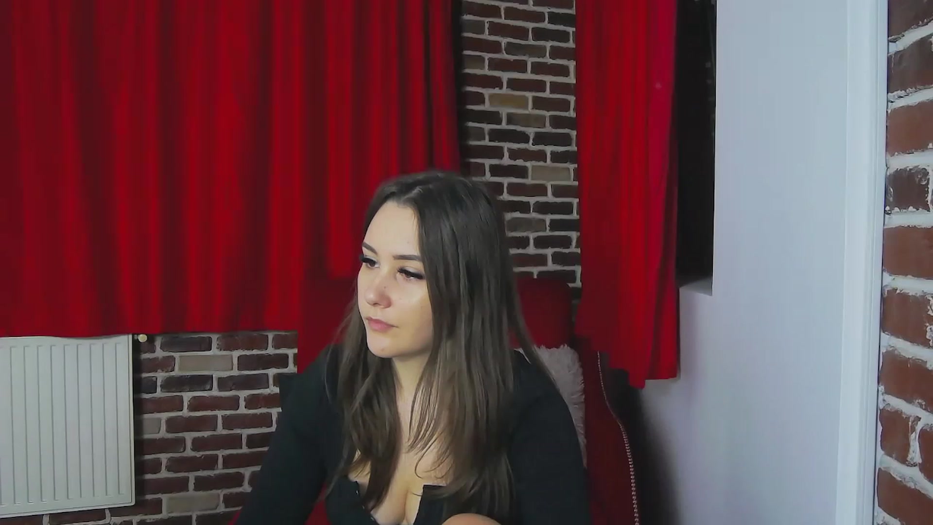 Gallery image thumbnail from Radiance's myfreecams stream on, 12/10/2022, 20:04 image 14 of 20