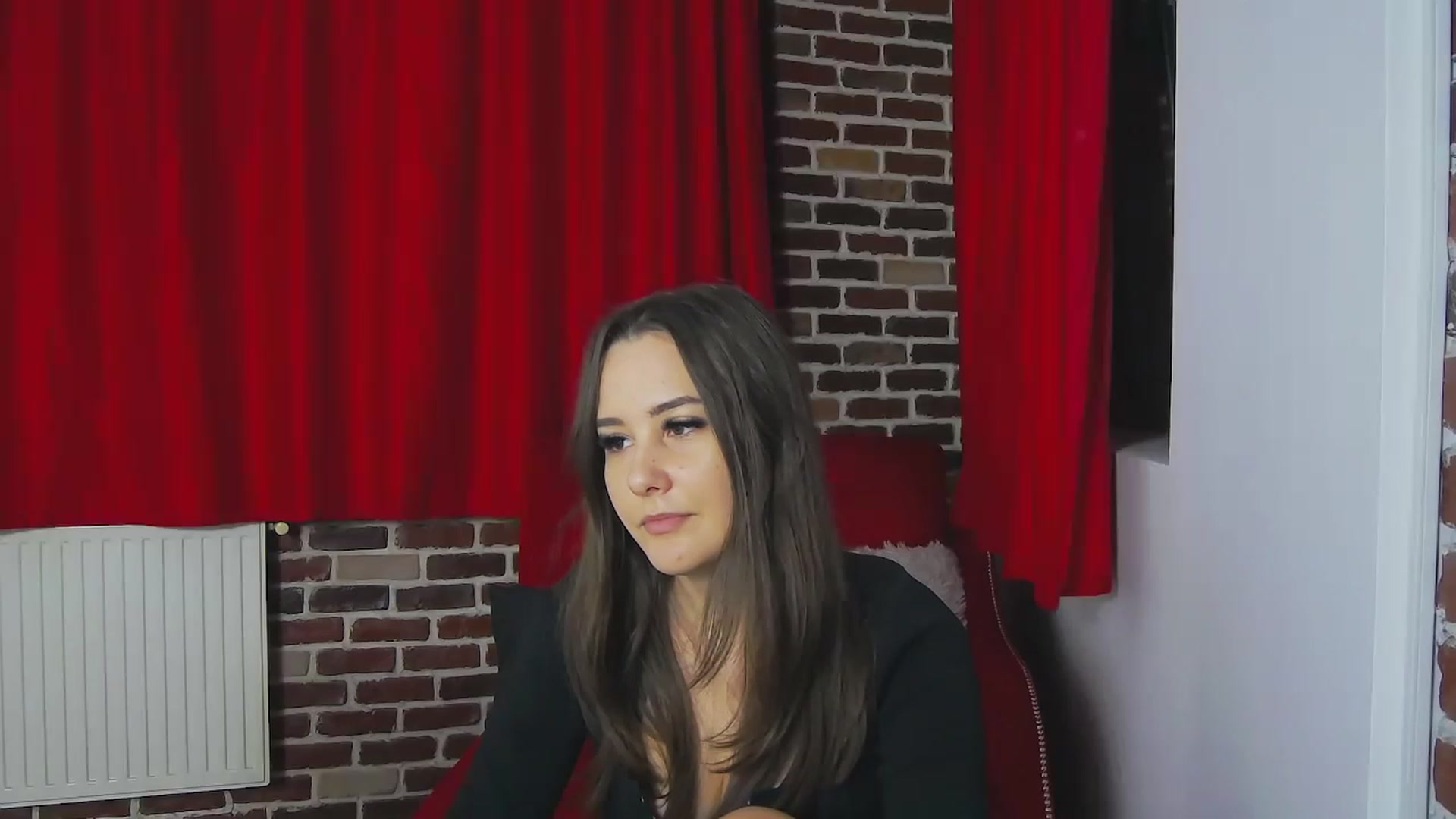 Gallery image thumbnail from Radiance's myfreecams stream on, 12/10/2022, 21:21 image 2 of 20