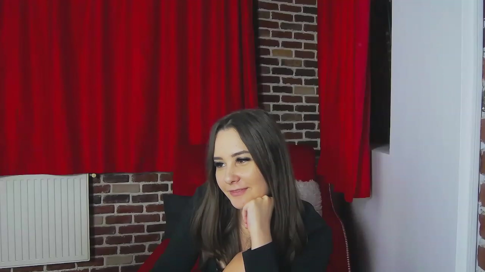 Gallery image thumbnail from Radiance's myfreecams stream on, 12/10/2022, 21:21 image 10 of 20