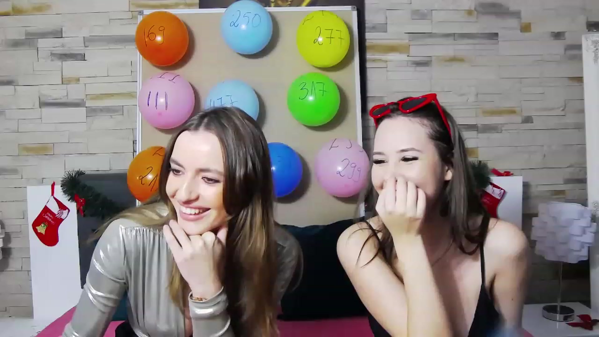 Gallery image thumbnail from Radiance's myfreecams stream on, 12/15/2022, 15:28 image 11 of 20