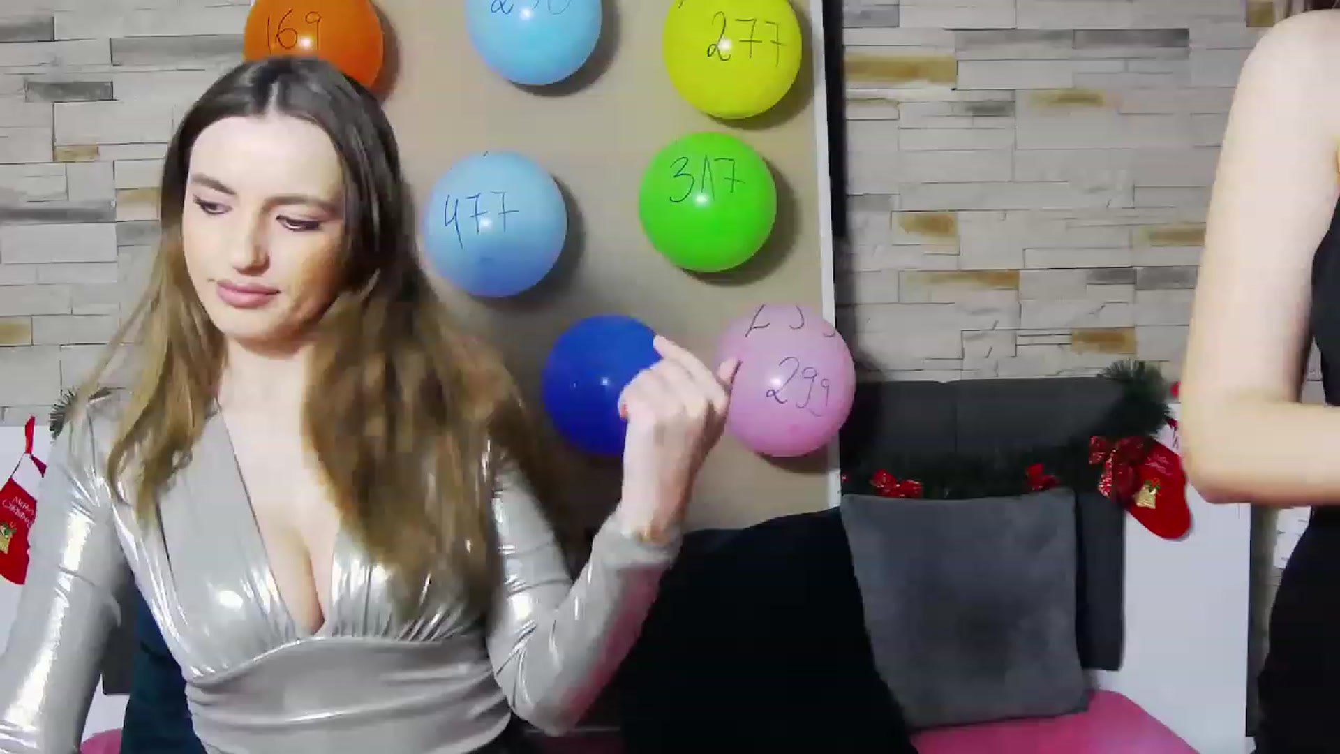 Gallery image thumbnail from Radiance's myfreecams stream on, 12/15/2022, 15:28 image 12 of 20