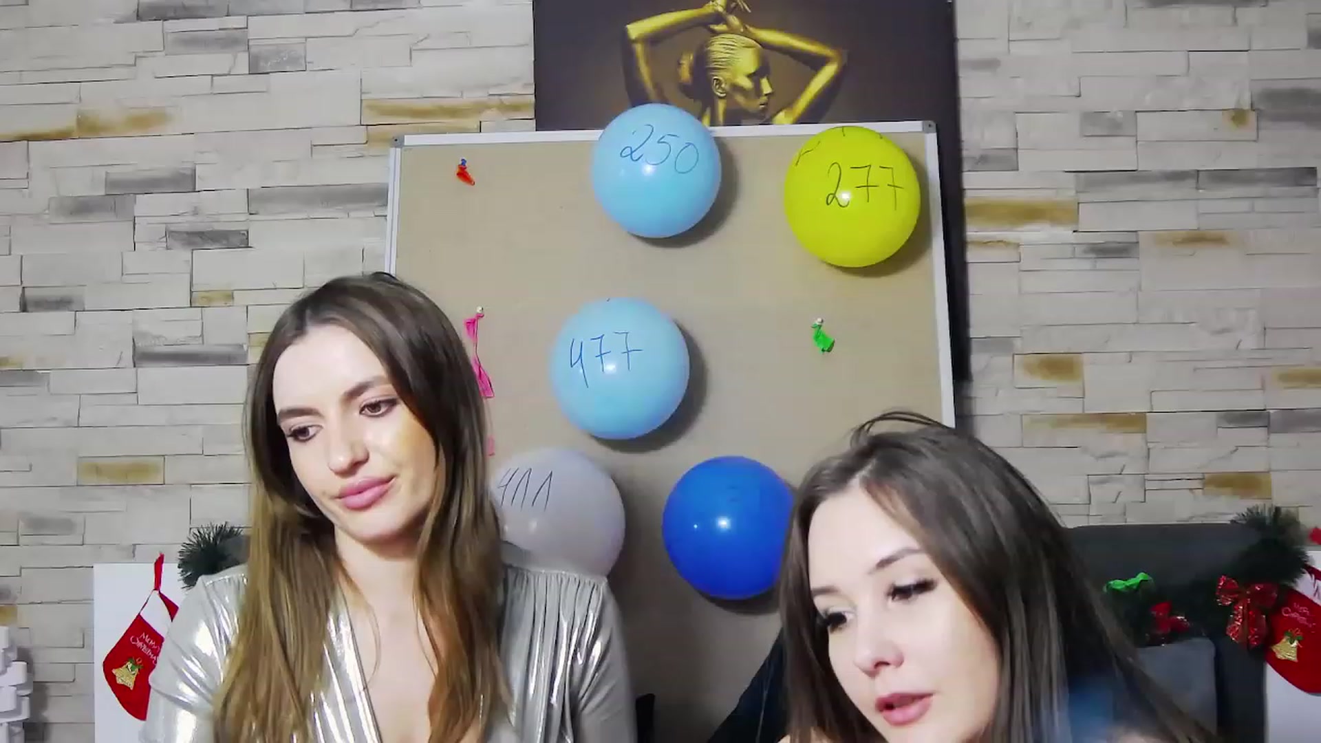 Gallery image thumbnail from Radiance's myfreecams stream on, 12/15/2022, 19:22 image 9 of 20