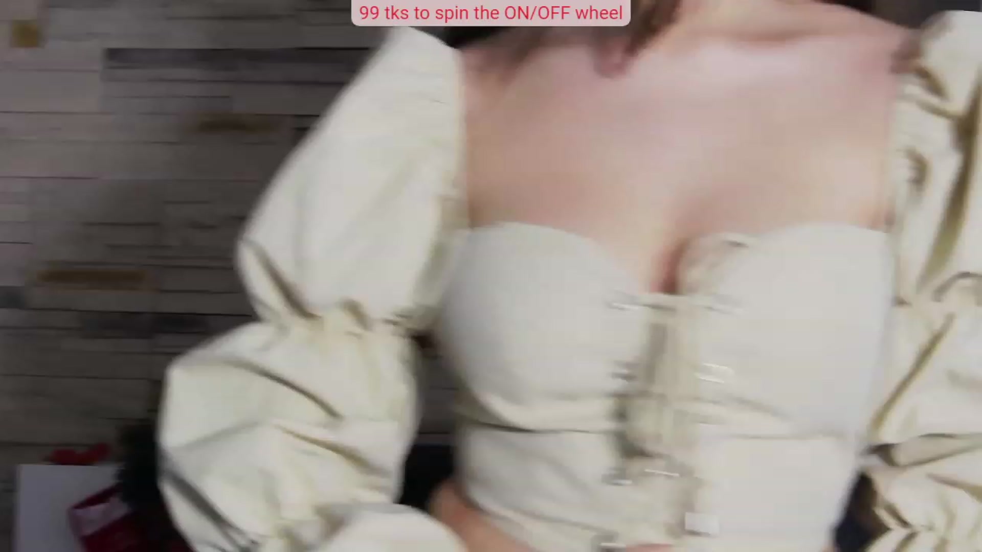 Gallery image thumbnail from Radiance's myfreecams stream on, 12/18/2022, 15:26 image 10 of 20