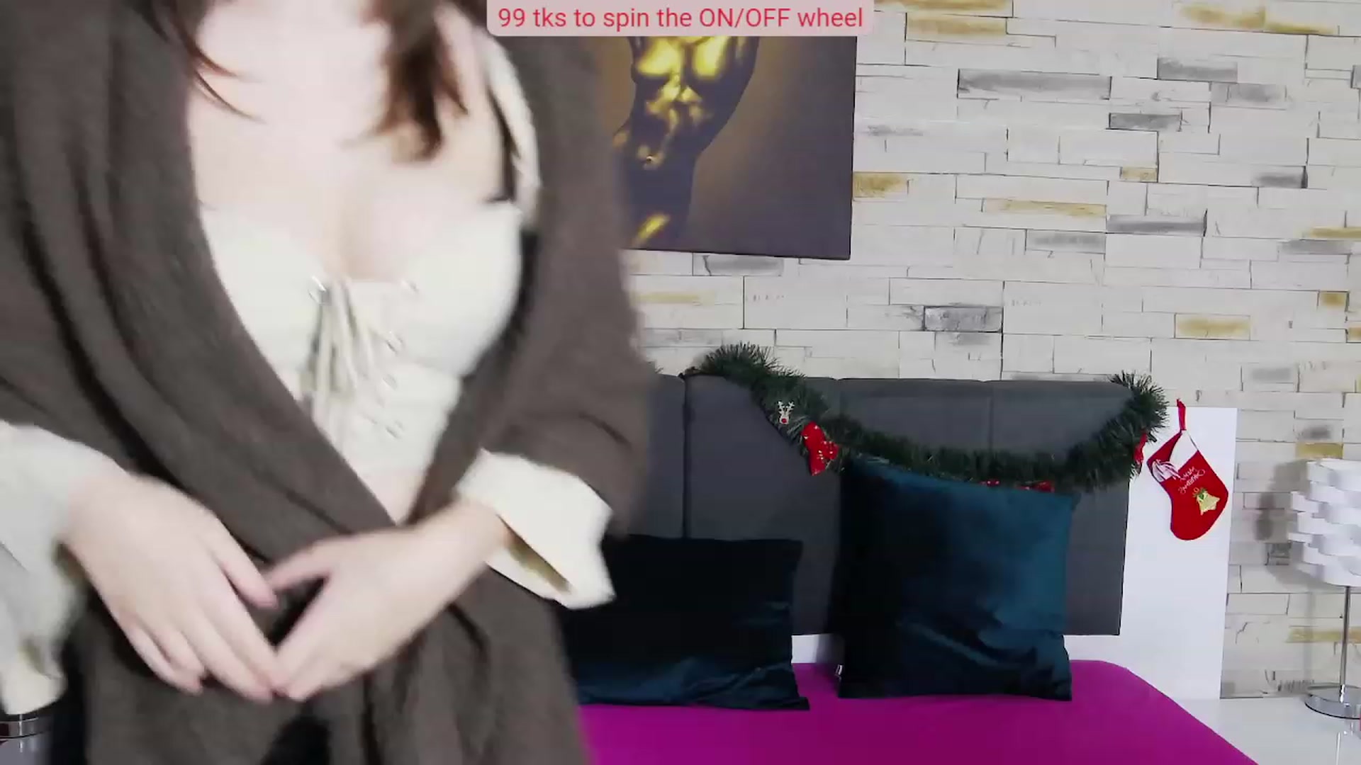 Gallery image thumbnail from Radiance's myfreecams stream on, 12/18/2022, 15:26 image 7 of 20