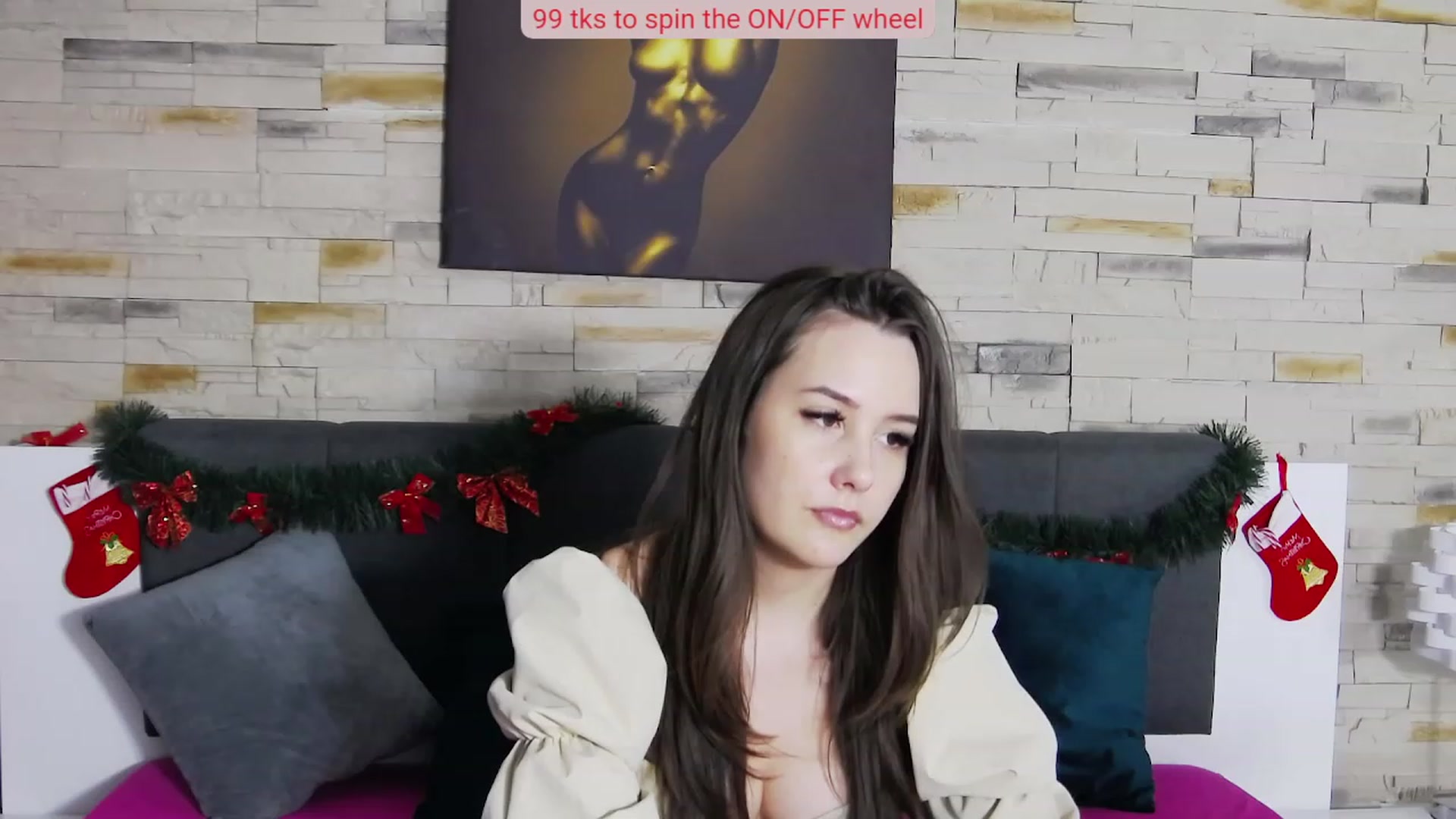 Gallery image thumbnail from Radiance's myfreecams stream on, 12/18/2022, 17:45 image 13 of 20