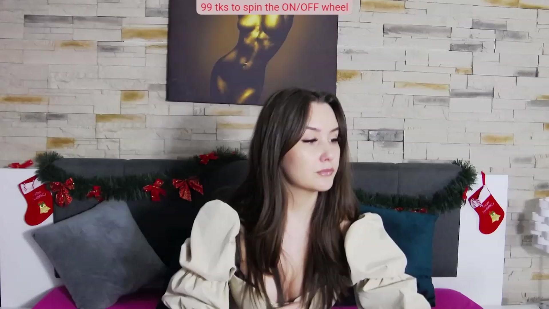 Gallery image thumbnail from Radiance's myfreecams stream on, 12/18/2022, 17:45 image 1 of 20