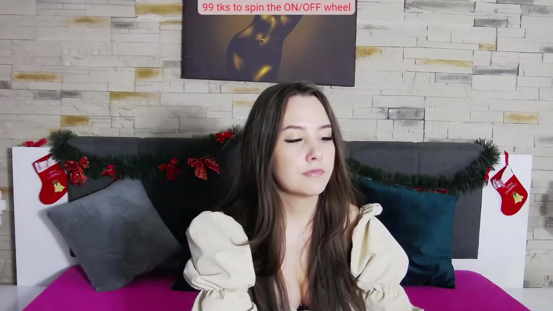 Gallery image thumbnail from Radiance's myfreecams stream on, 12/18/2022, 18:39 image 20 of 20