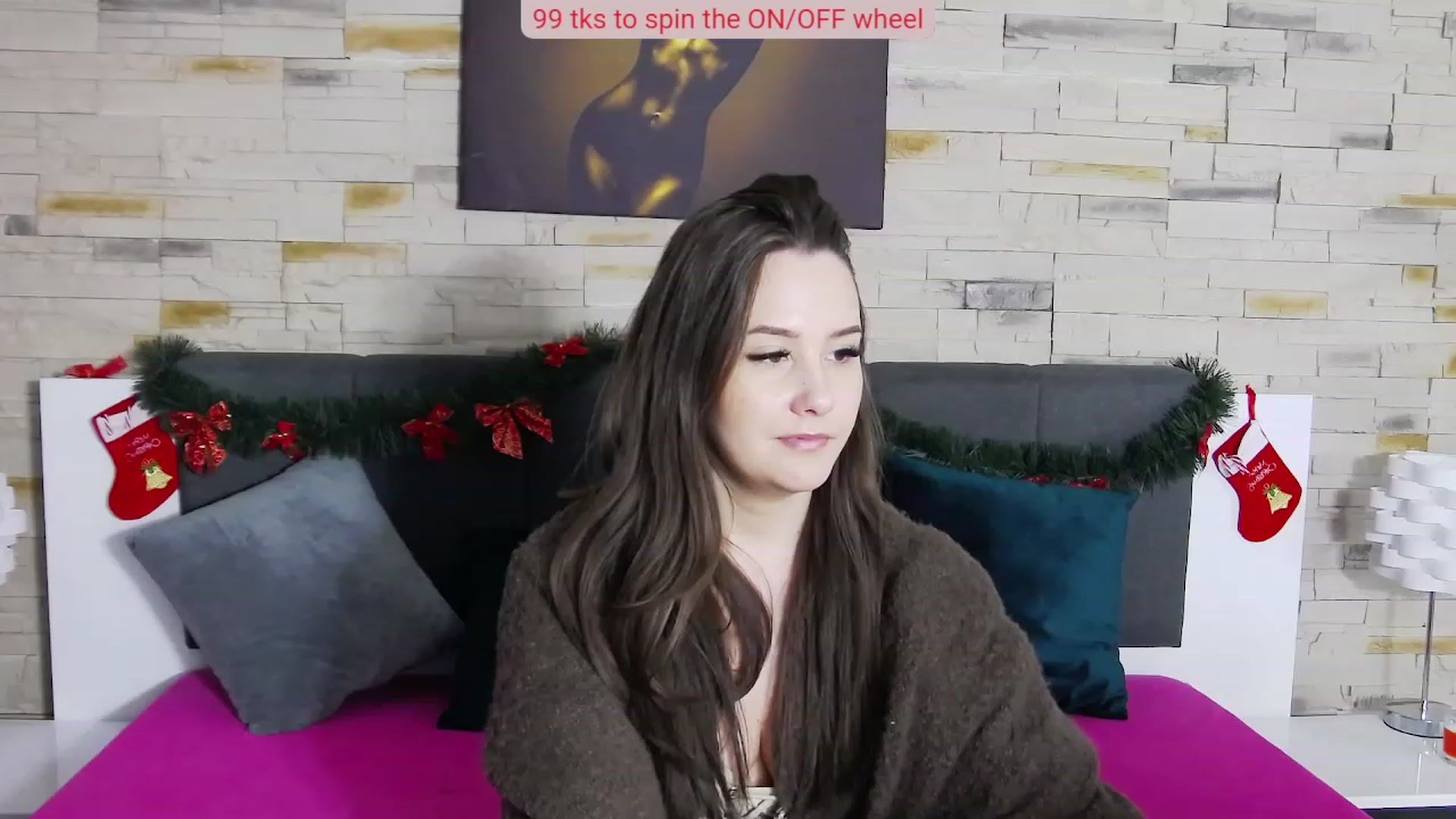 Gallery image thumbnail from Radiance's myfreecams stream on, 12/18/2022, 20:37 image 9 of 20