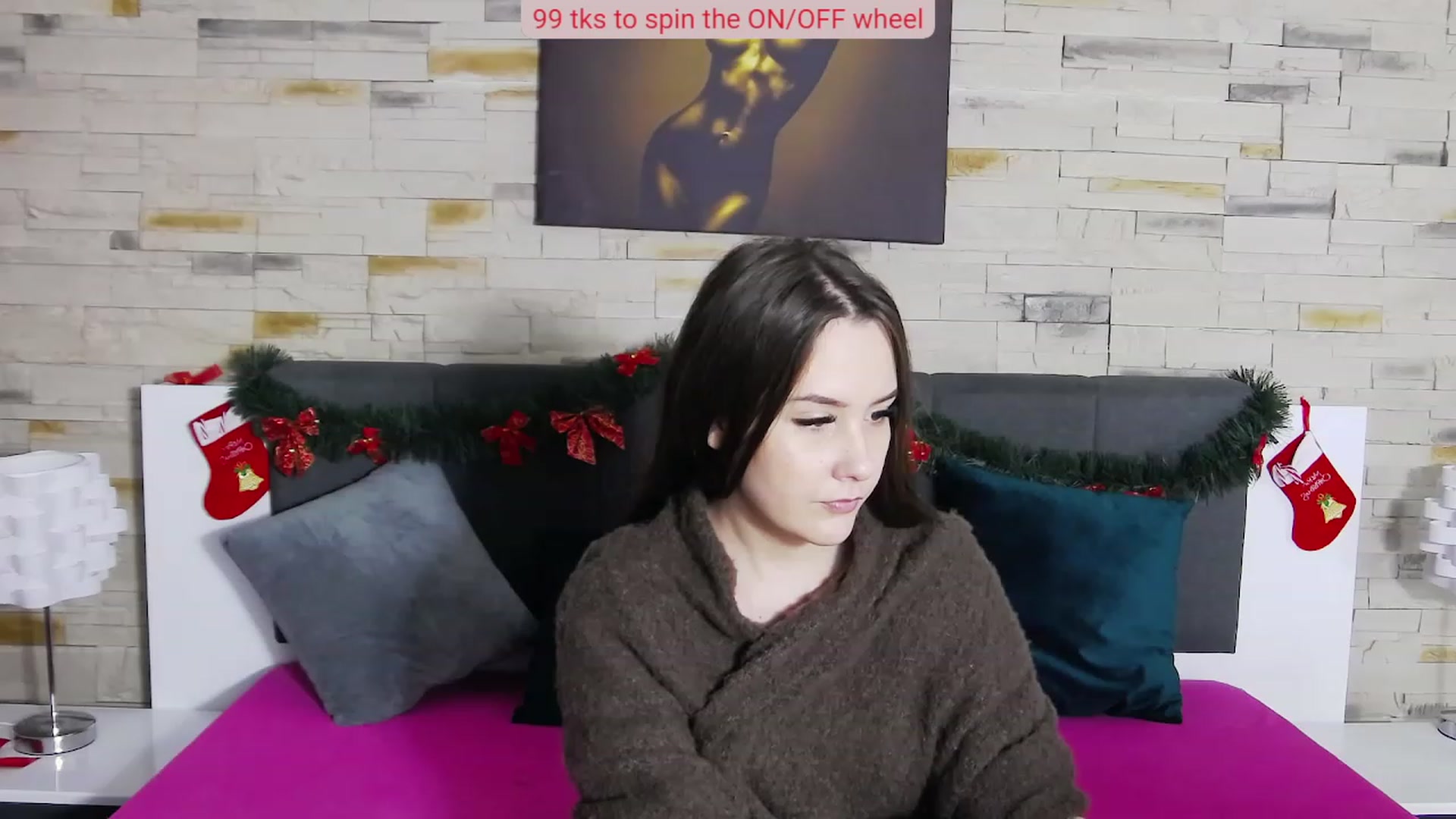 Gallery image thumbnail from Radiance's myfreecams stream on, 12/18/2022, 20:37 image 13 of 20