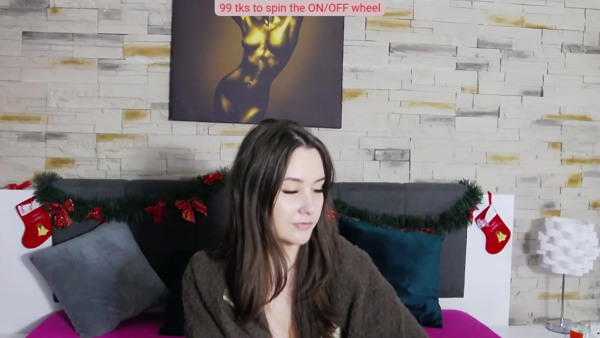 Gallery image thumbnail from Radiance's myfreecams stream on, 12/18/2022, 20:37 image 18 of 20