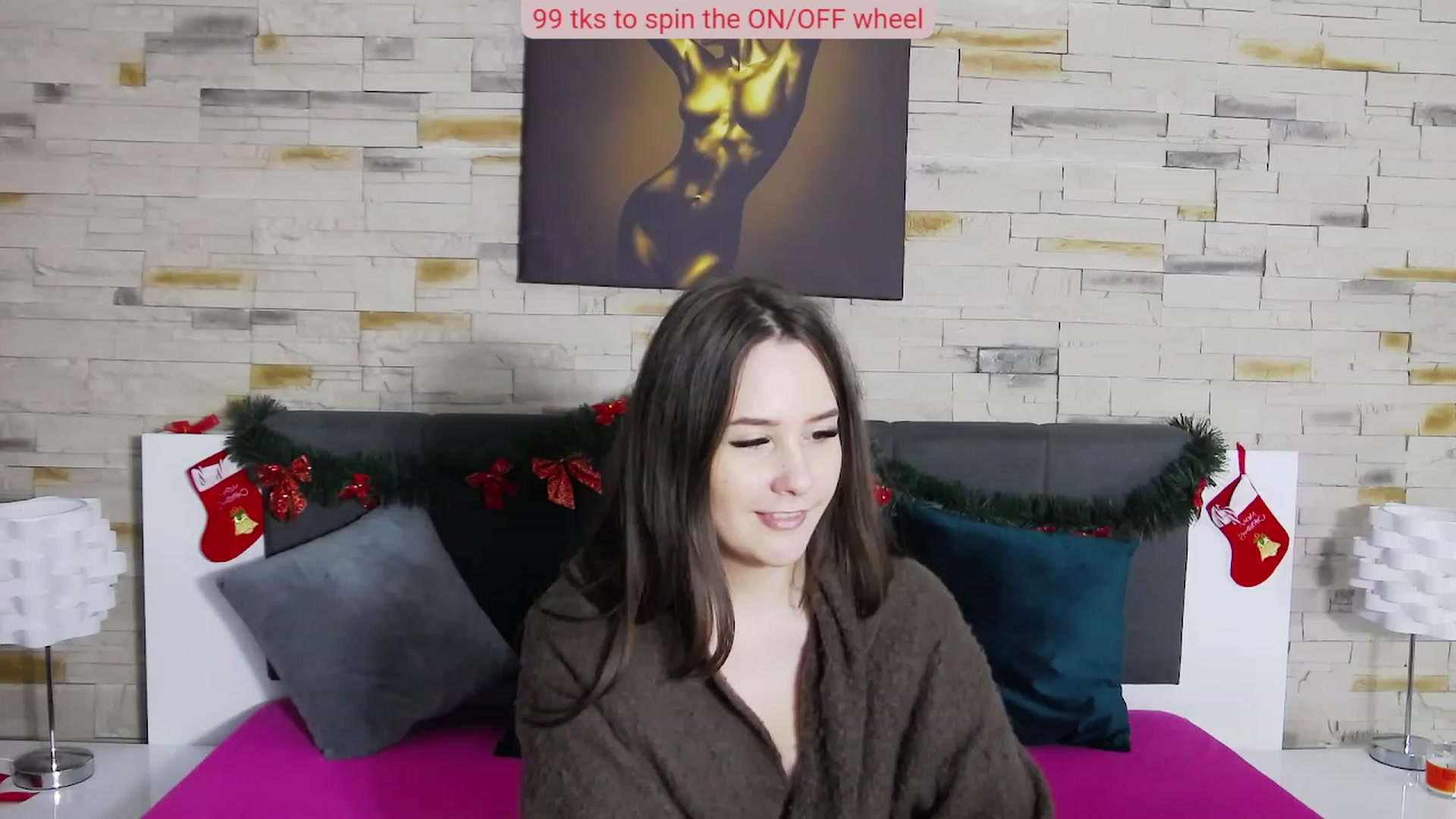 Gallery image thumbnail from Radiance's myfreecams stream on, 12/18/2022, 20:37 image 5 of 20