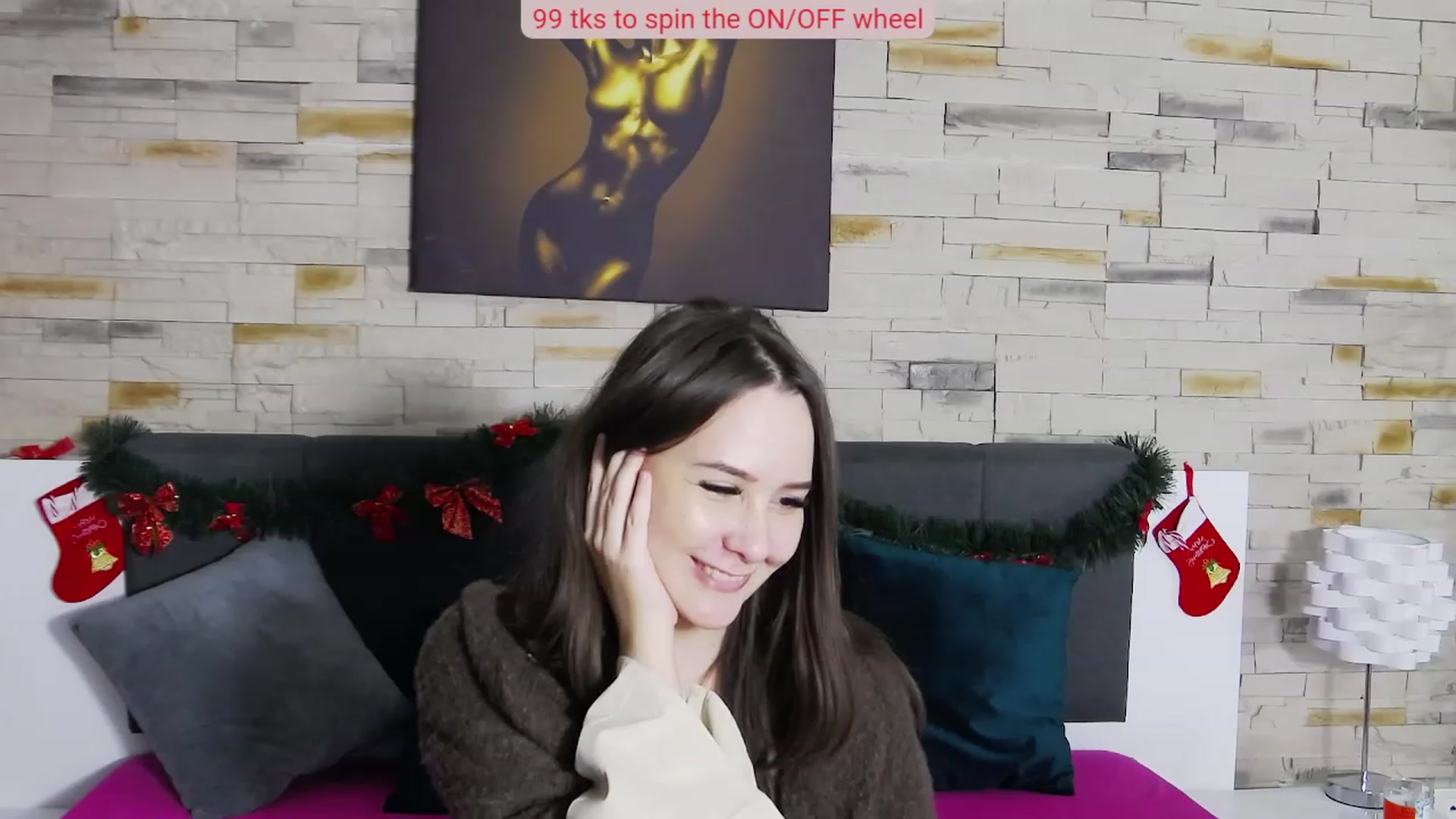 Gallery image thumbnail from Radiance's myfreecams stream on, 12/18/2022, 20:37 image 19 of 20