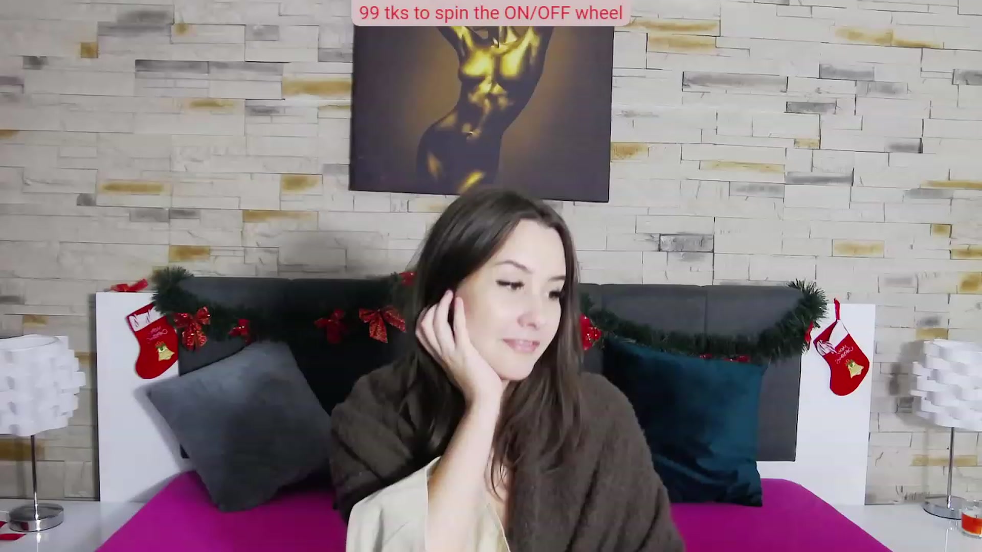 Gallery image thumbnail from Radiance's myfreecams stream on, 12/18/2022, 20:37 image 4 of 20