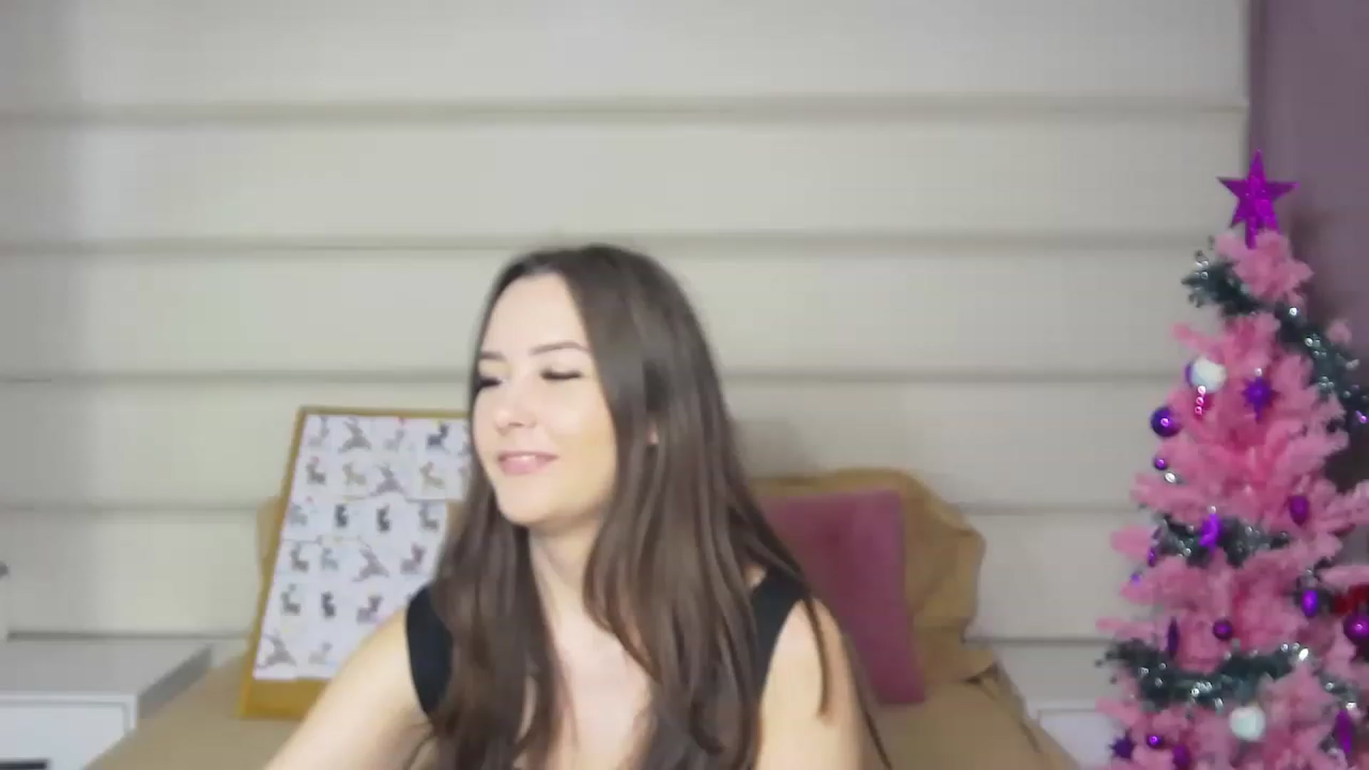 Gallery image thumbnail from Radiance's myfreecams stream on, 12/19/2022, 14:48 image 7 of 20