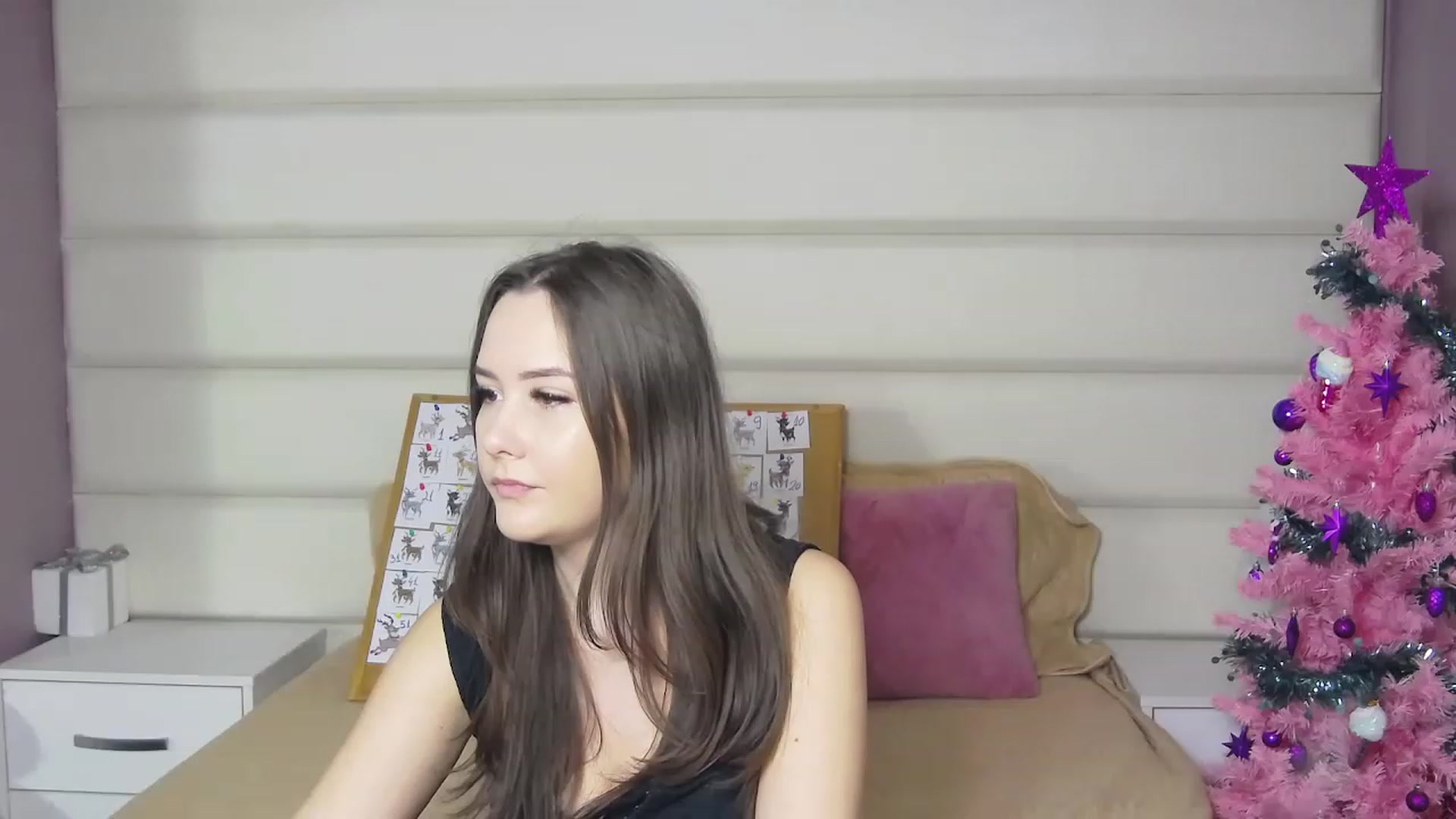 Gallery image thumbnail from Radiance's myfreecams stream on, 12/19/2022, 14:48 image 15 of 20