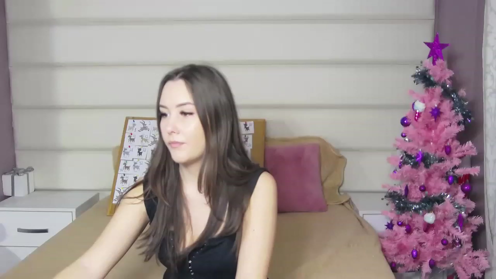 Gallery image thumbnail from Radiance's myfreecams stream on, 12/19/2022, 14:48 image 17 of 20