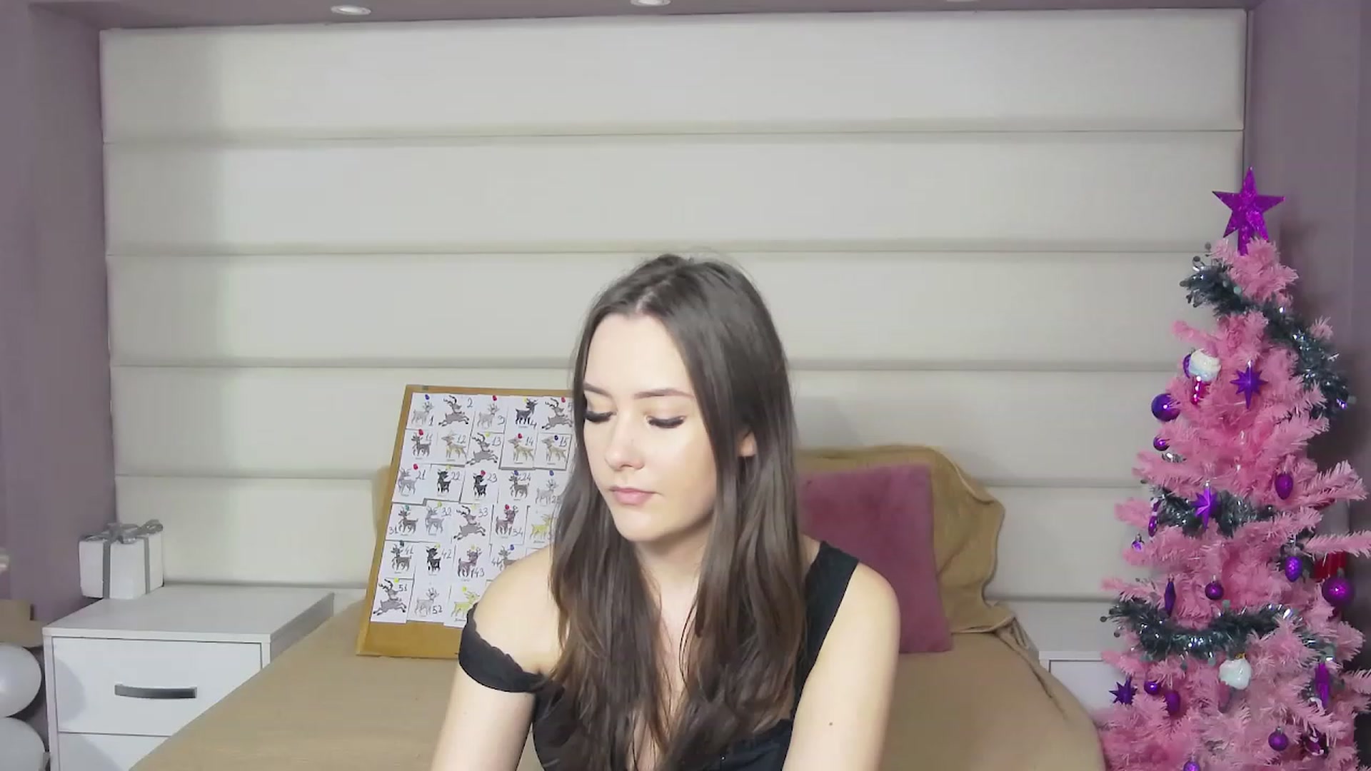 Gallery image thumbnail from Radiance's myfreecams stream on, 12/19/2022, 14:48 image 4 of 20