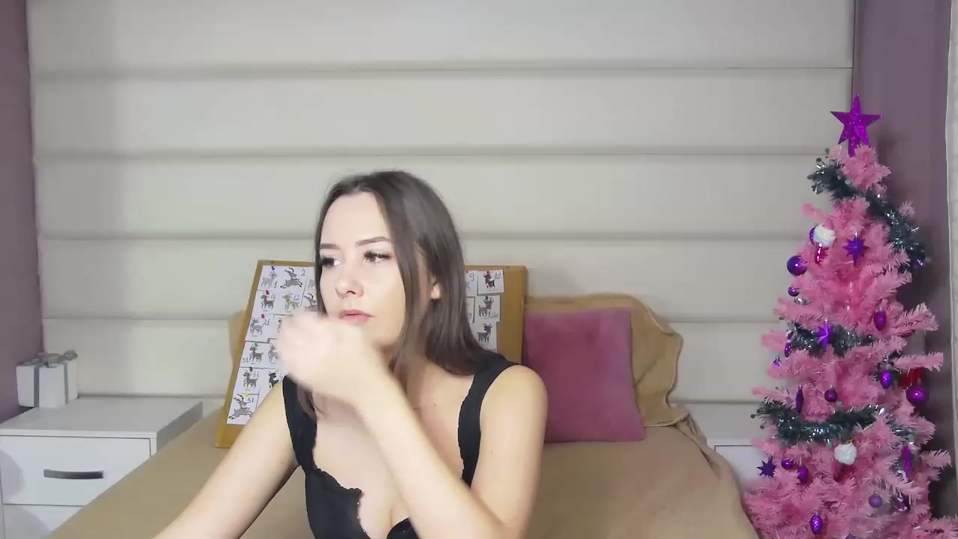 Gallery image thumbnail from Radiance's myfreecams stream on, 12/19/2022, 16:32 image 13 of 20