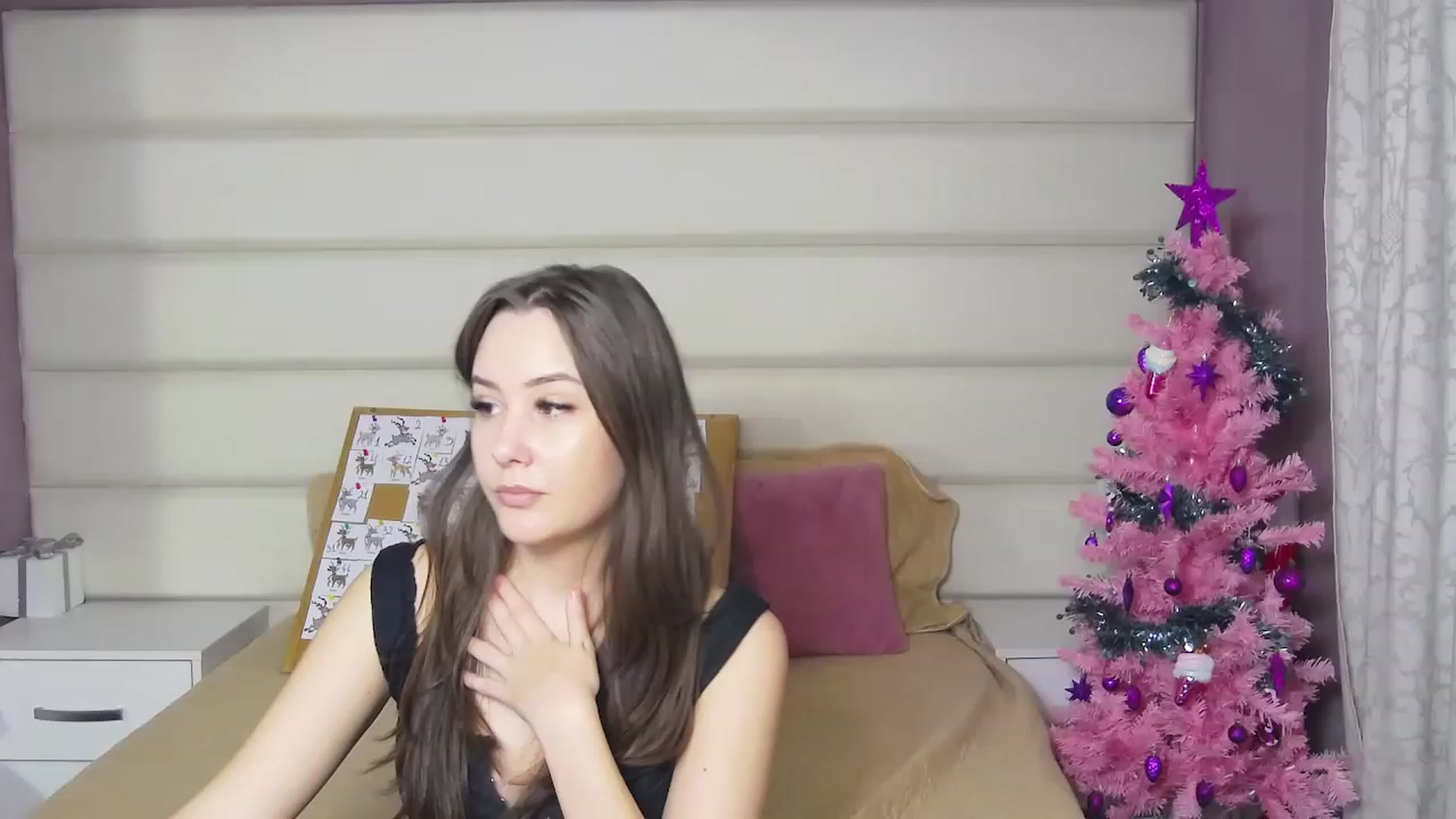 Gallery image thumbnail from Radiance's myfreecams stream on, 12/19/2022, 20:04 image 8 of 20