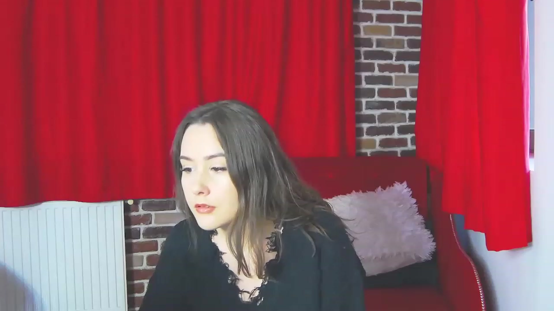 Gallery image thumbnail from Radiance's myfreecams stream on, 12/28/2022, 15:26 image 4 of 20