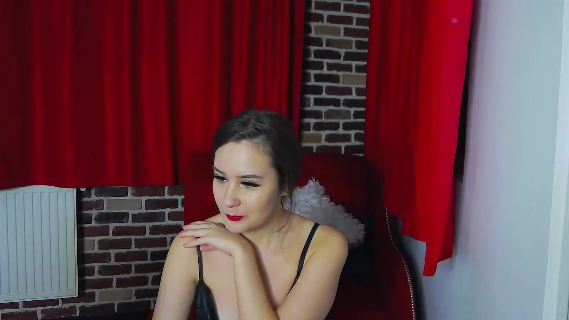 Gallery image thumbnail from Radiance's myfreecams stream on, 12/30/2022, 18:23 image 3 of 20