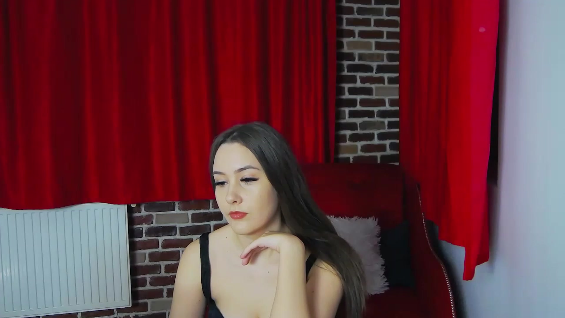 Gallery image thumbnail from Radiance's myfreecams stream on, 01/03/2023, 16:27 image 5 of 20