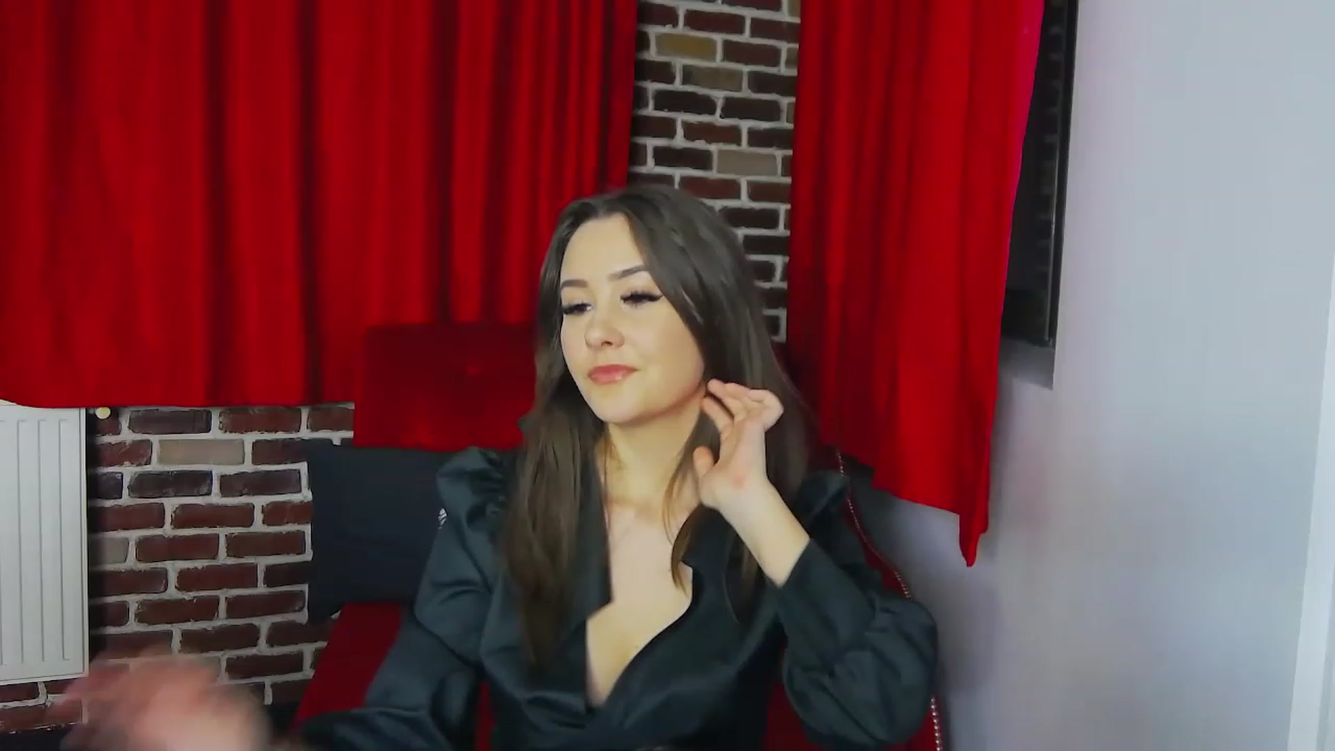 Gallery image thumbnail from Radiance's myfreecams stream on, 01/04/2023, 18:42 image 16 of 20