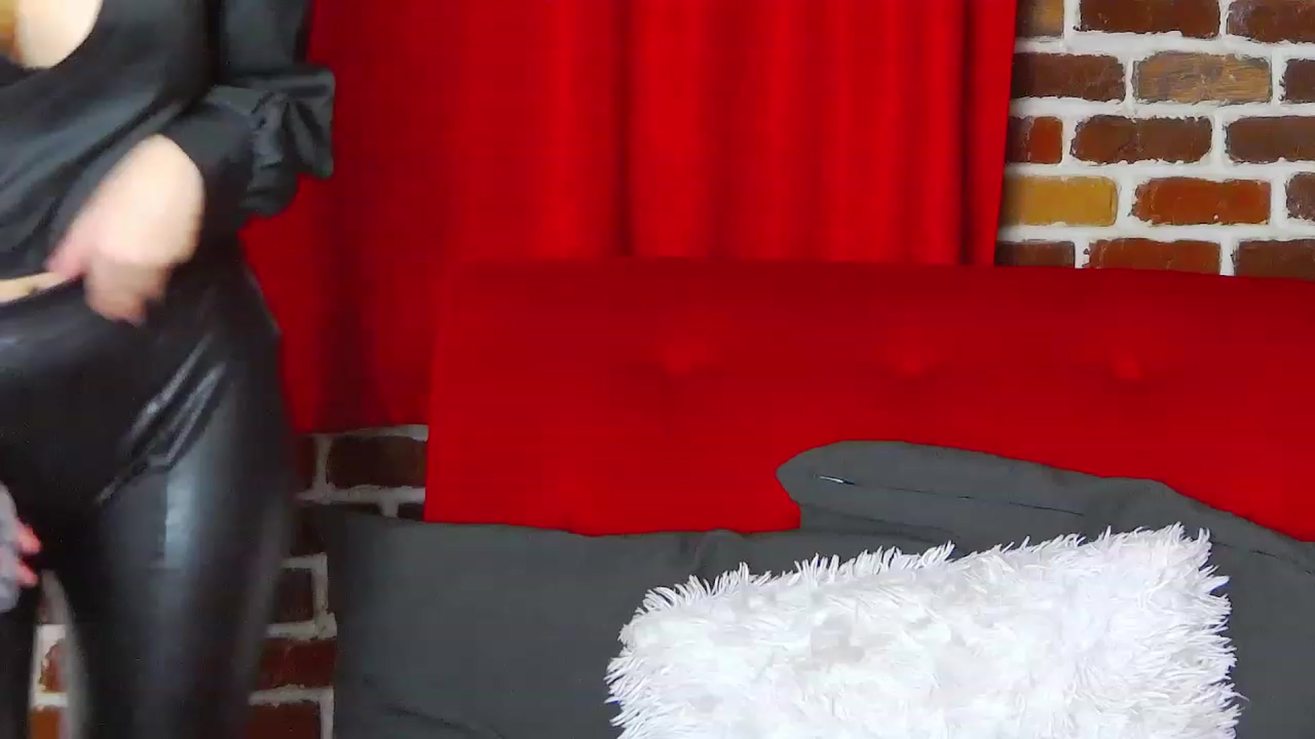 Gallery image thumbnail from Radiance's myfreecams stream on, 01/04/2023, 19:50 image 2 of 20