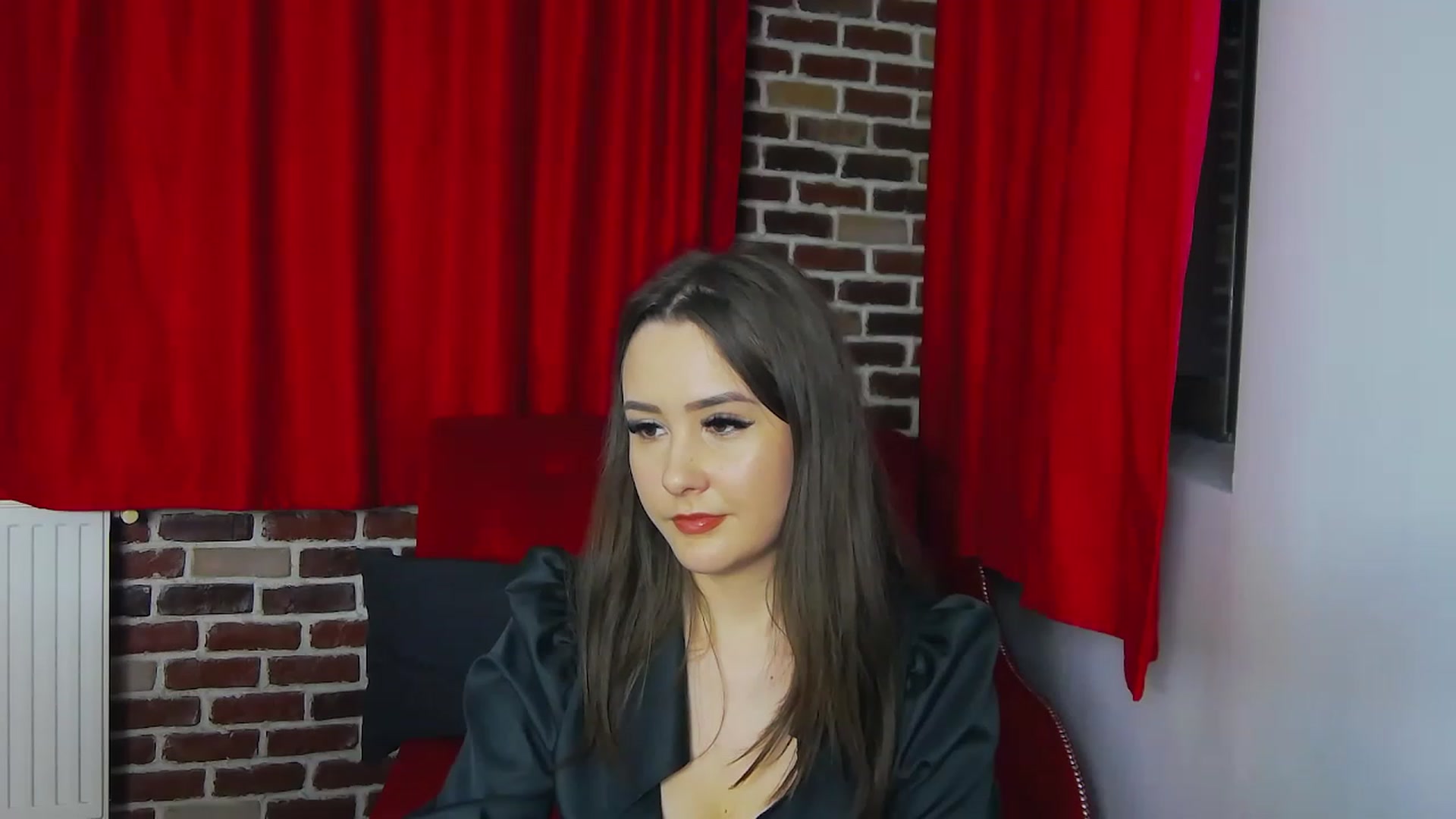 Gallery image thumbnail from Radiance's myfreecams stream on, 01/04/2023, 19:50 image 5 of 20