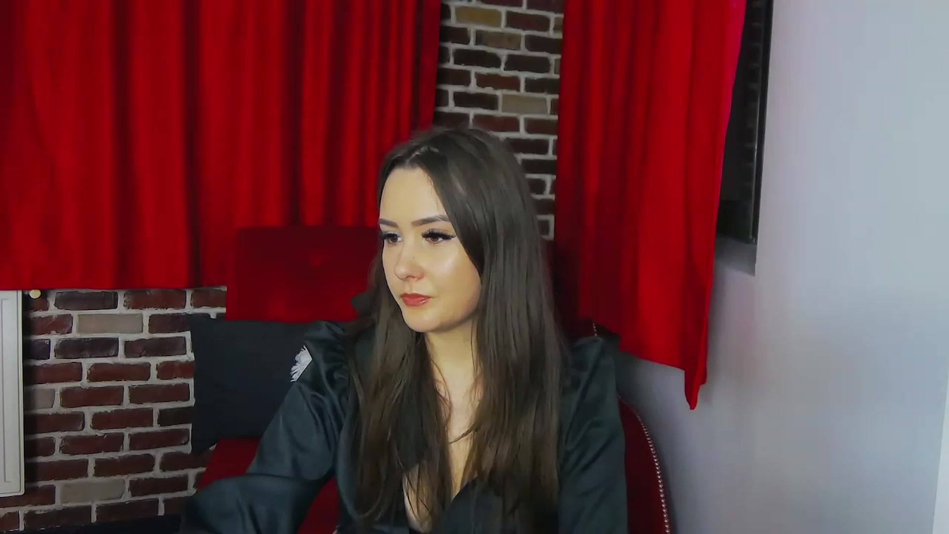 Gallery image thumbnail from Radiance's myfreecams stream on, 01/04/2023, 19:50 image 14 of 20