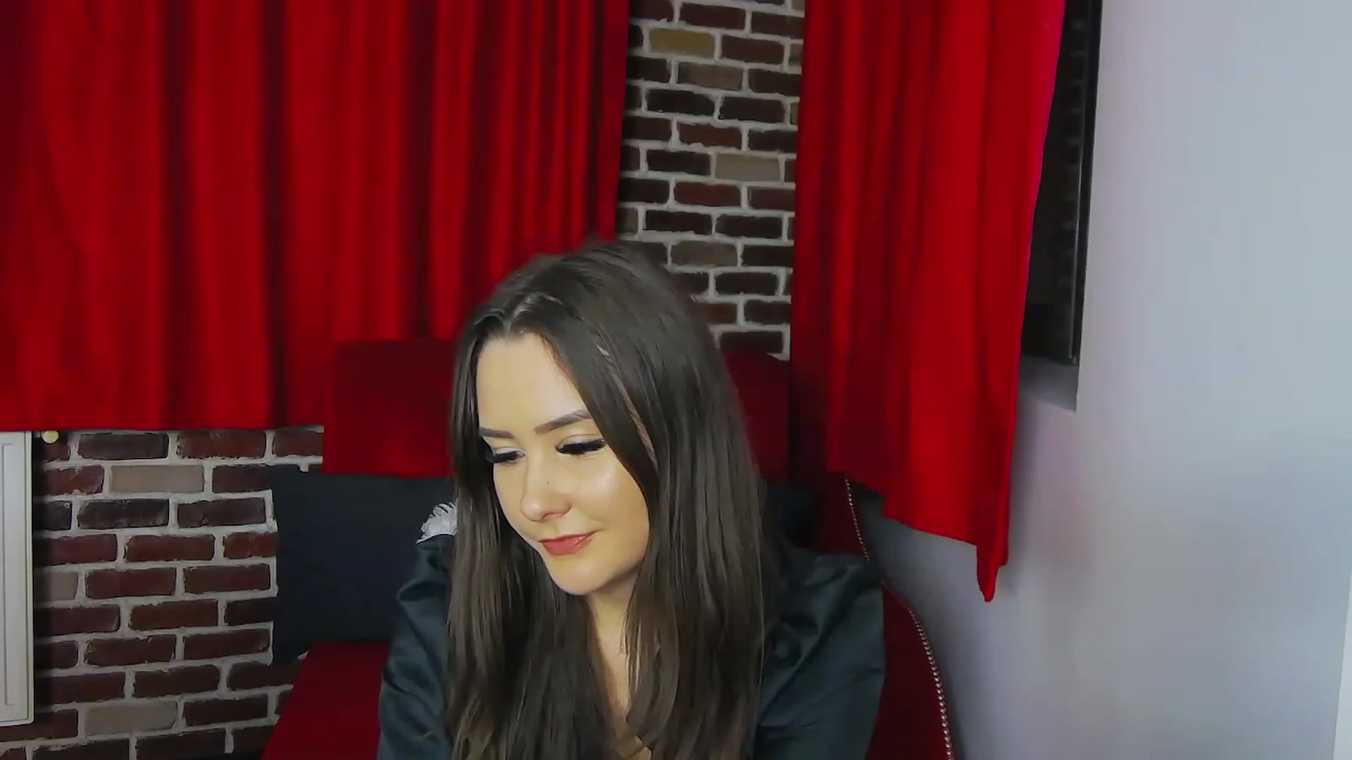 Gallery image thumbnail from Radiance's myfreecams stream on, 01/04/2023, 20:31 image 4 of 20