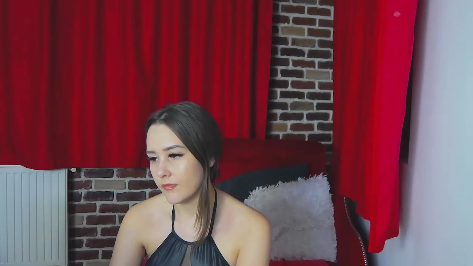 Gallery image thumbnail from Radiance's myfreecams stream on, 01/05/2023, 19:33 image 9 of 20