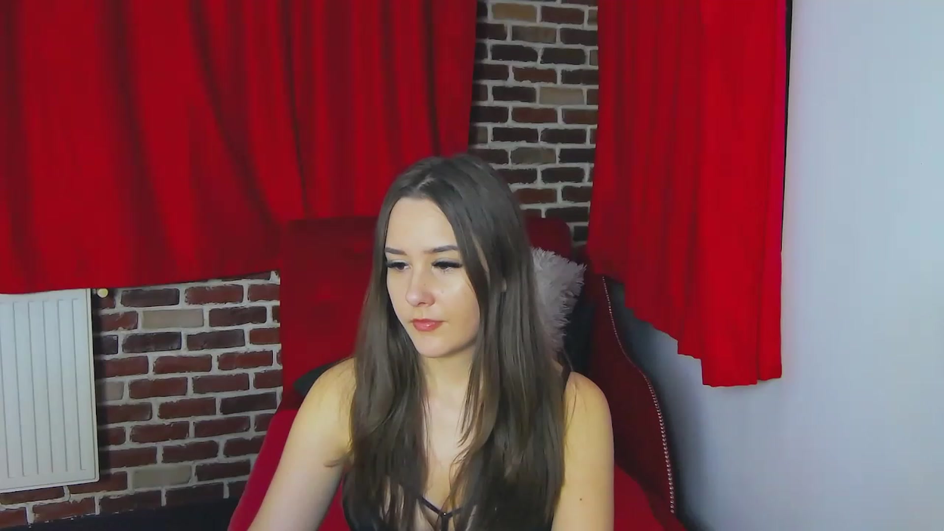 Gallery image thumbnail from Radiance's myfreecams stream on, 01/06/2023, 18:36 image 16 of 20