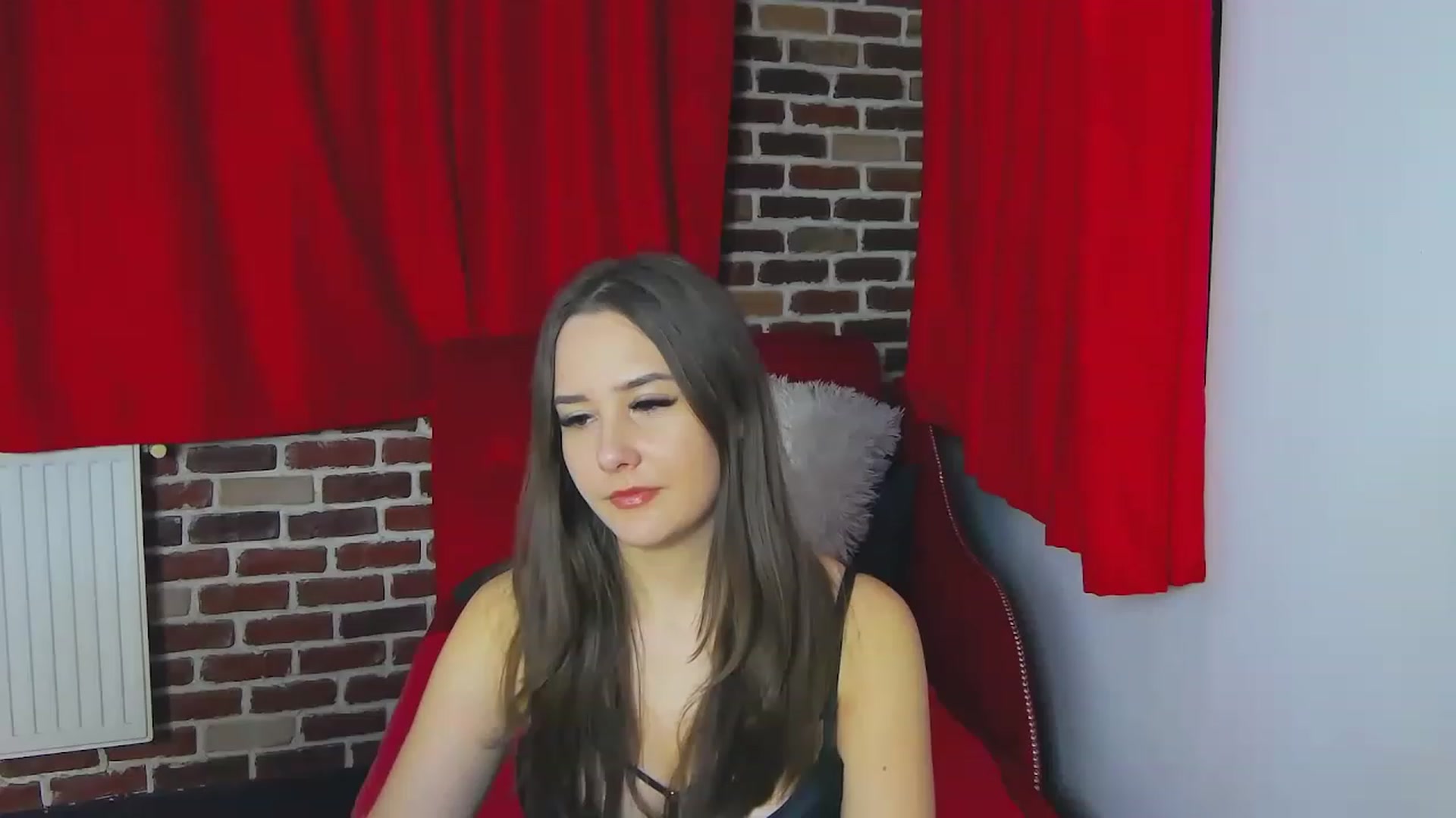 Gallery image thumbnail from Radiance's myfreecams stream on, 01/06/2023, 18:36 image 17 of 20