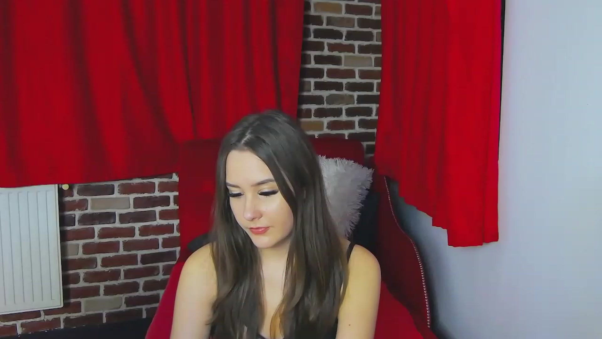 Gallery image thumbnail from Radiance's myfreecams stream on, 01/06/2023, 18:36 image 13 of 20