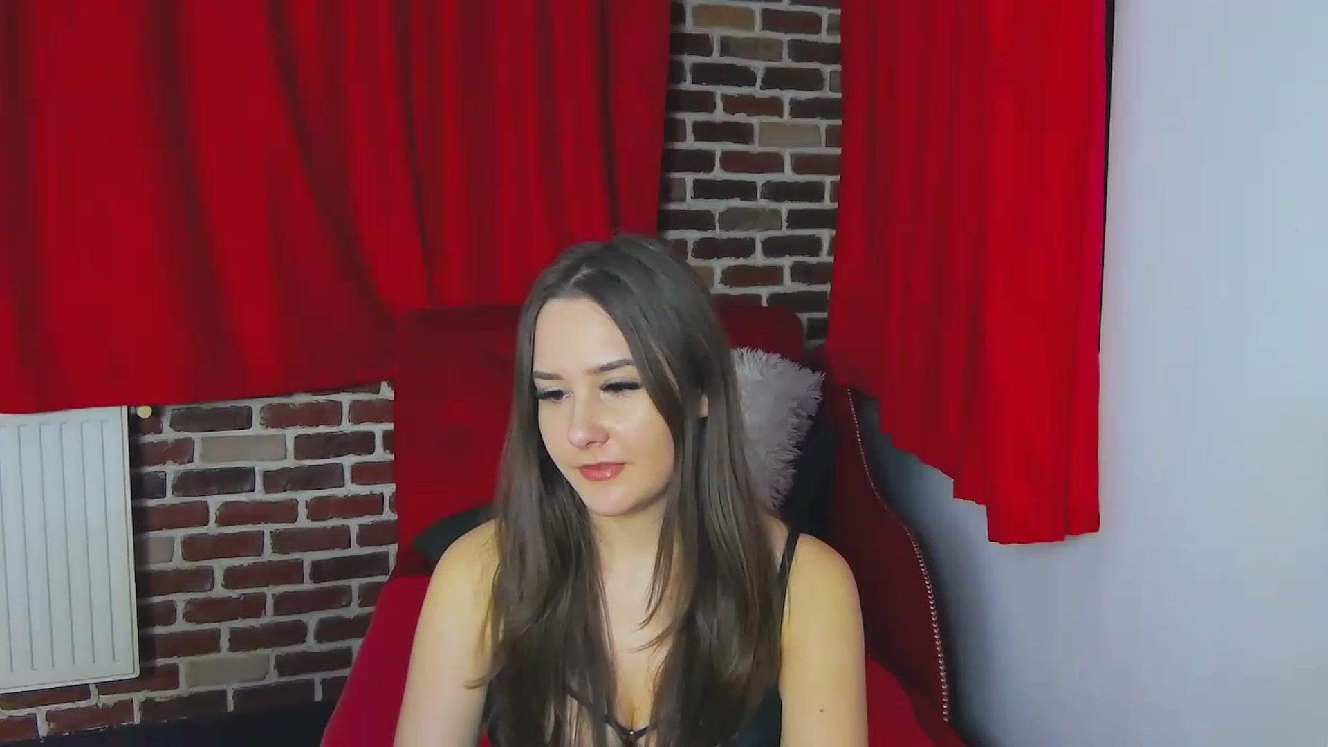 Gallery image thumbnail from Radiance's myfreecams stream on, 01/06/2023, 18:36 image 18 of 20
