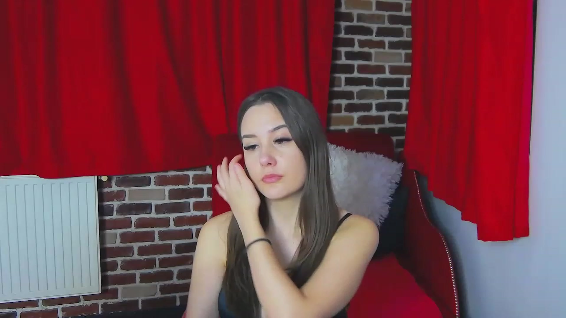 Gallery image thumbnail from Radiance's myfreecams stream on, 01/06/2023, 20:22 image 5 of 20