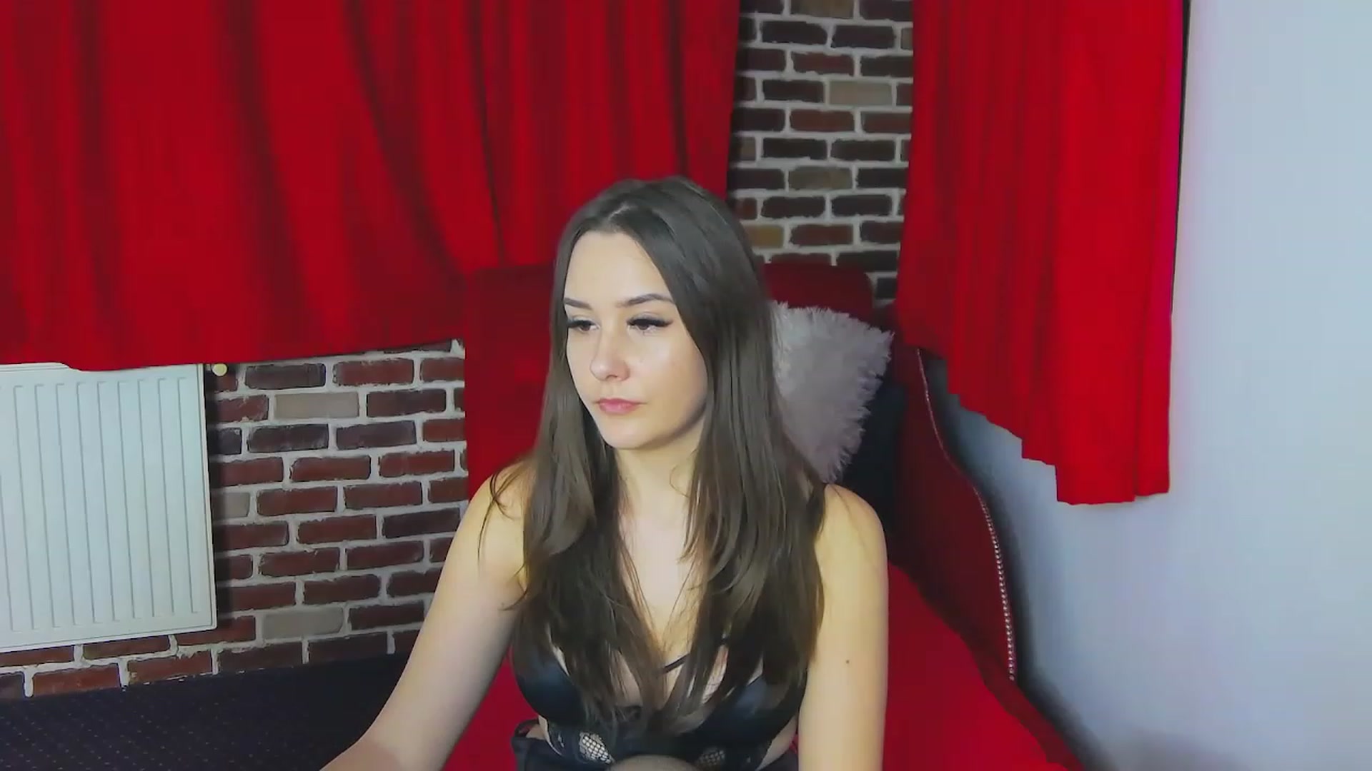 Gallery image thumbnail from Radiance's myfreecams stream on, 01/06/2023, 20:22 image 17 of 20