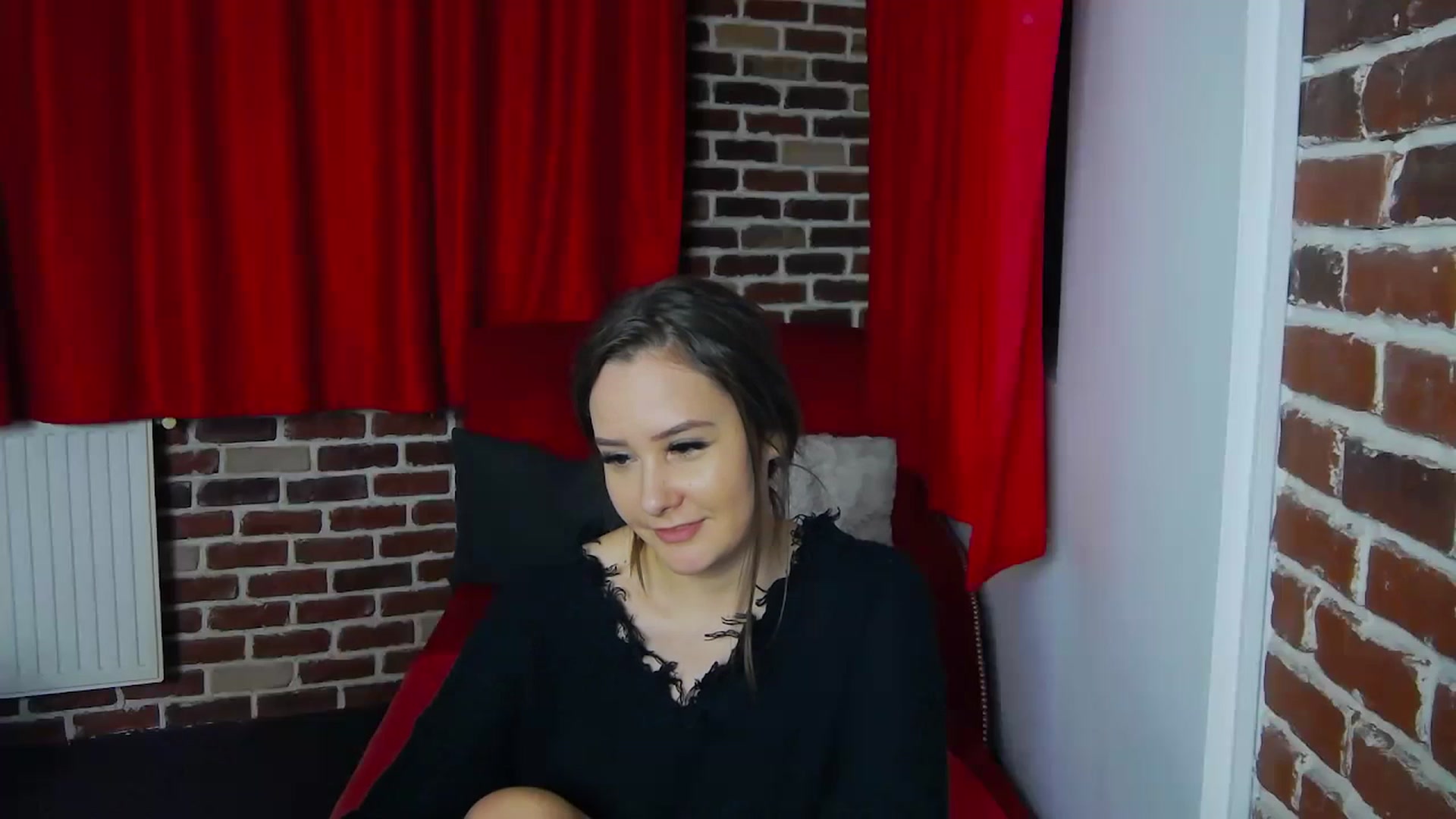 Gallery image thumbnail from Radiance's myfreecams stream on, 01/12/2023, 21:16 image 17 of 20