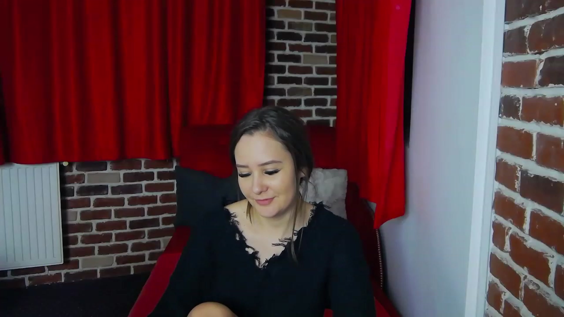 Gallery image thumbnail from Radiance's myfreecams stream on, 01/12/2023, 21:16 image 16 of 20