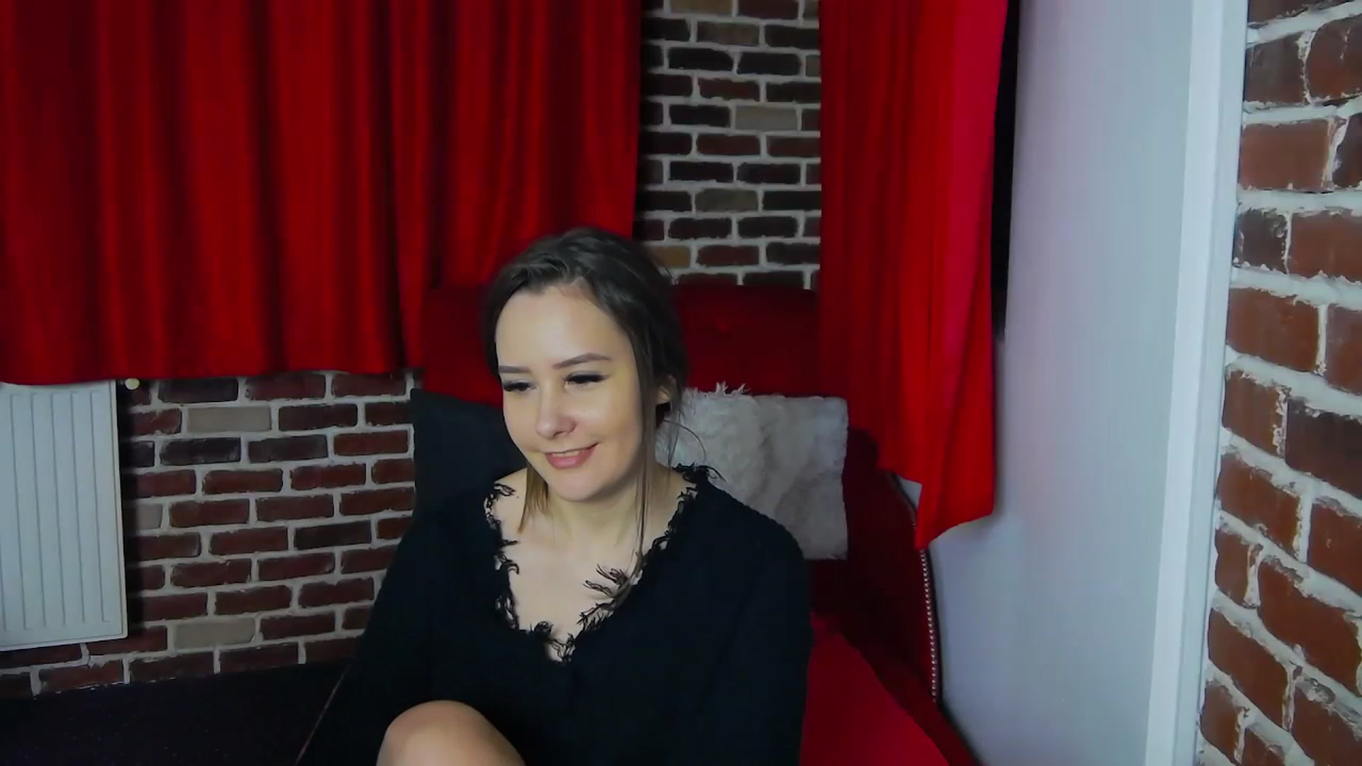 Gallery image thumbnail from Radiance's myfreecams stream on, 01/12/2023, 21:16 image 2 of 20
