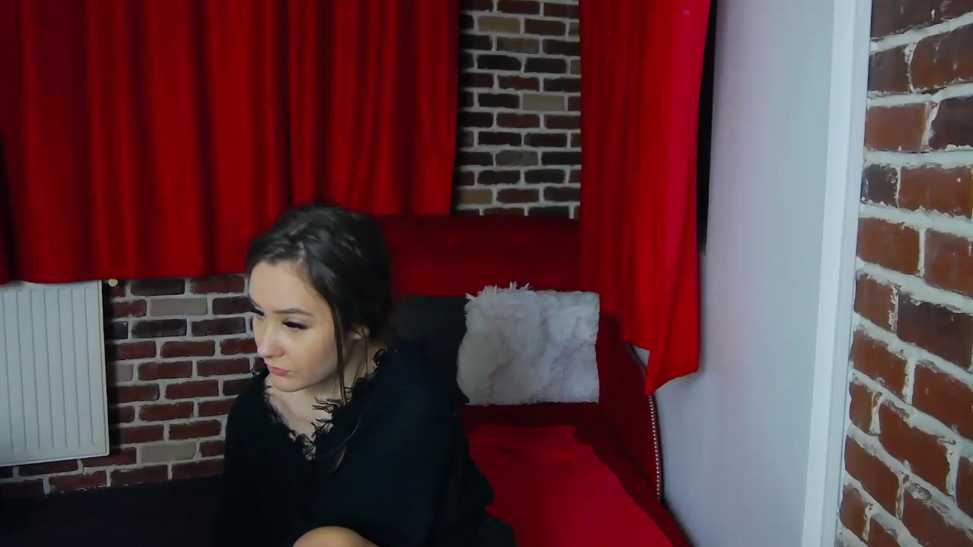 Gallery image thumbnail from Radiance's myfreecams stream on, 01/12/2023, 21:16 image 18 of 20