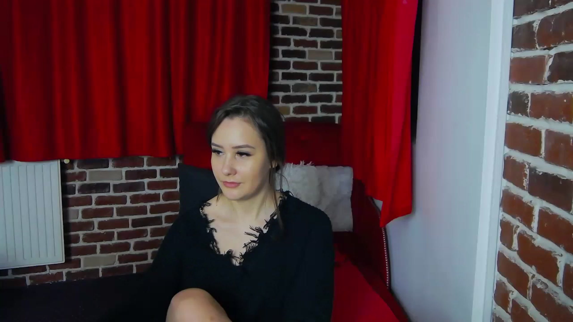 Gallery image thumbnail from Radiance's myfreecams stream on, 01/12/2023, 21:16 image 3 of 20