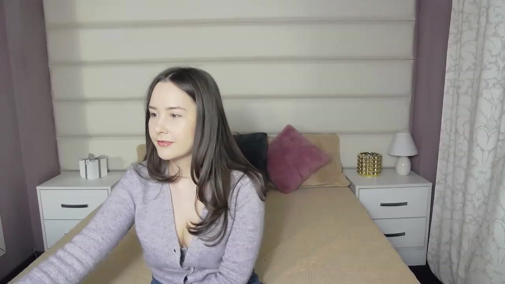Gallery image thumbnail from Radiance's myfreecams stream on, 01/30/2023, 16:18 image 17 of 20
