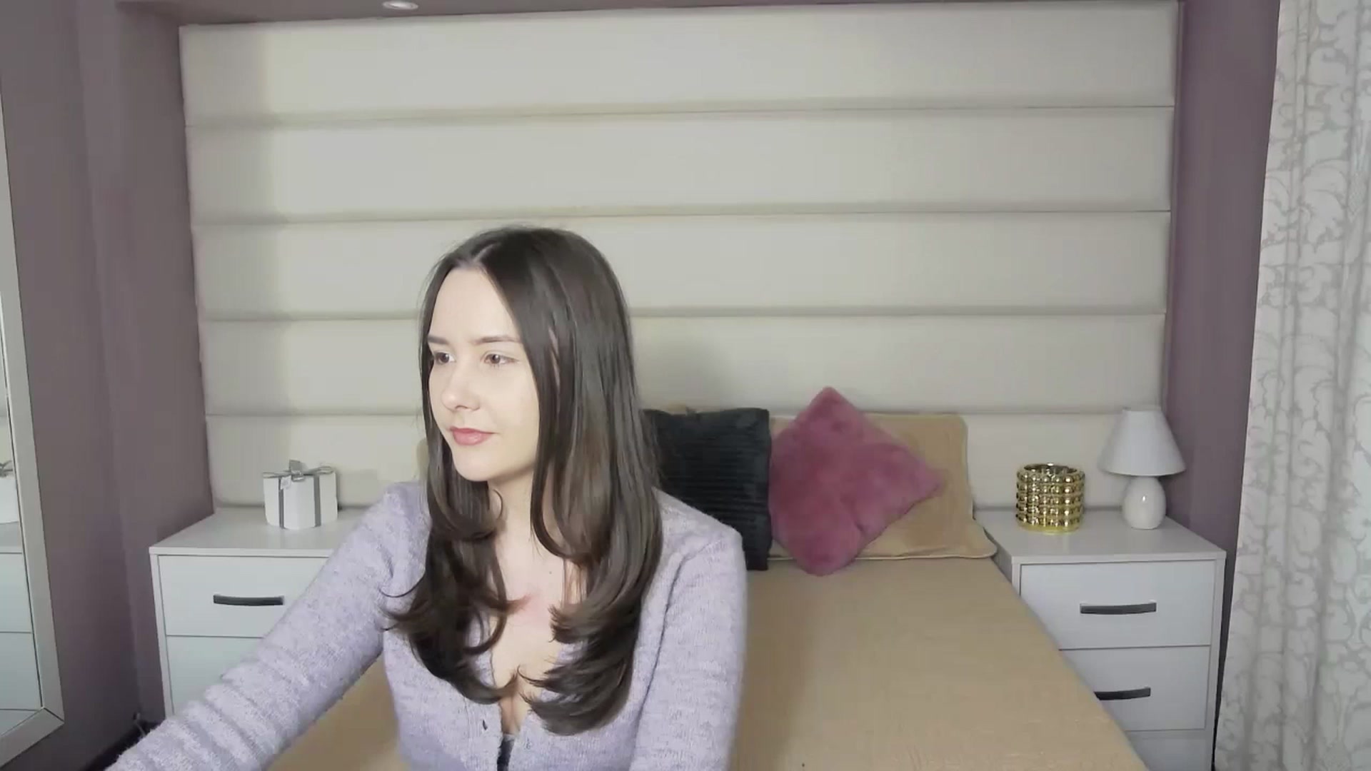 Gallery image thumbnail from Radiance's myfreecams stream on, 01/30/2023, 19:38 image 17 of 20