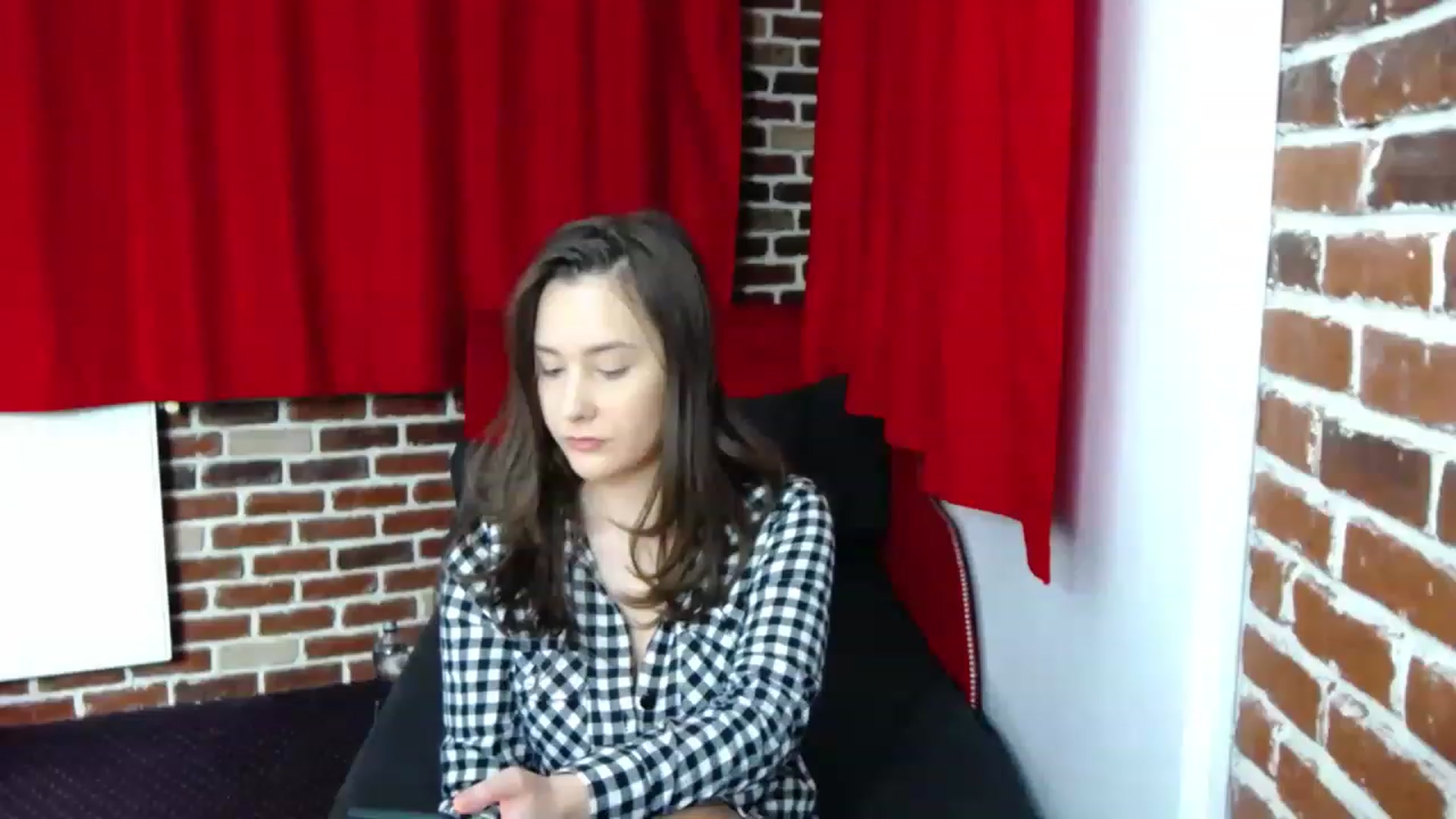 Gallery image thumbnail from Radiance's myfreecams stream on, 01/31/2023, 19:19 image 18 of 20