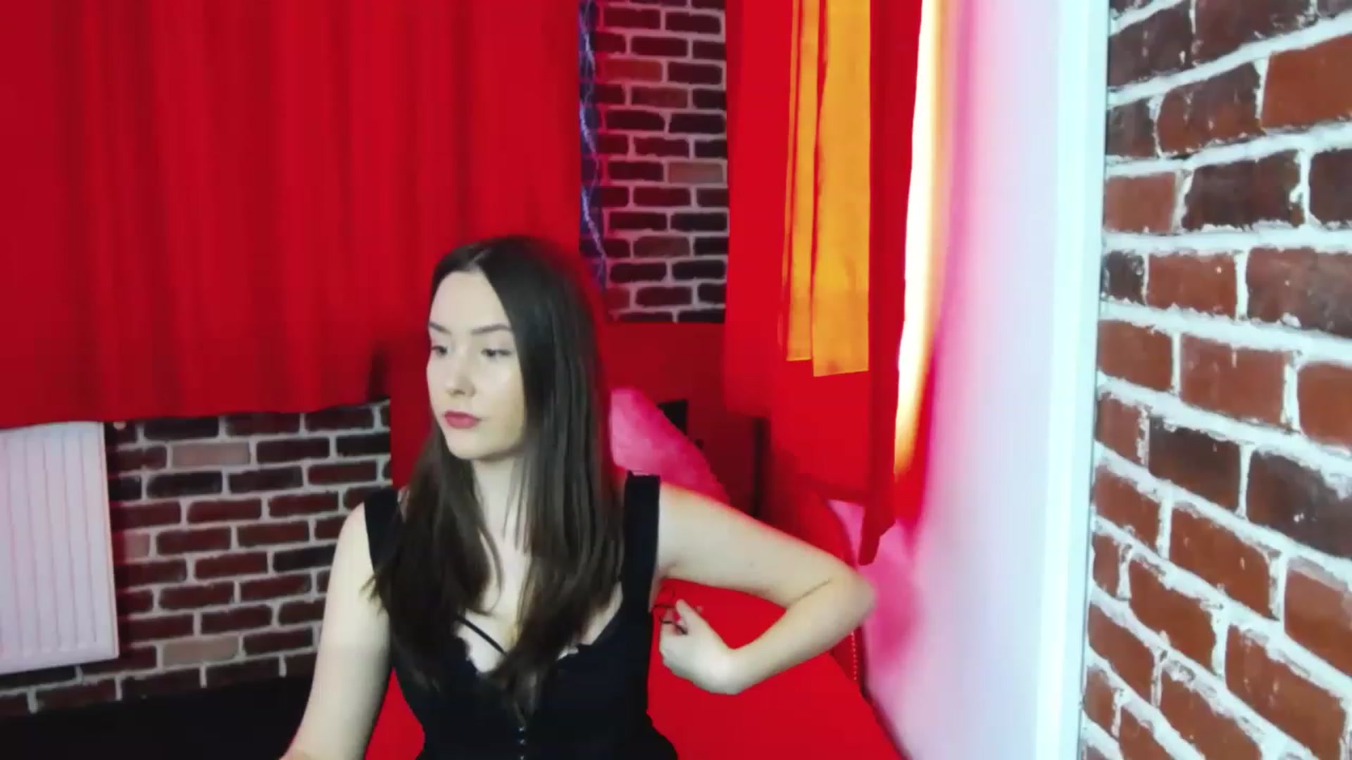 Gallery image thumbnail from Radiance's myfreecams stream on, 02/03/2023, 15:44 image 5 of 20