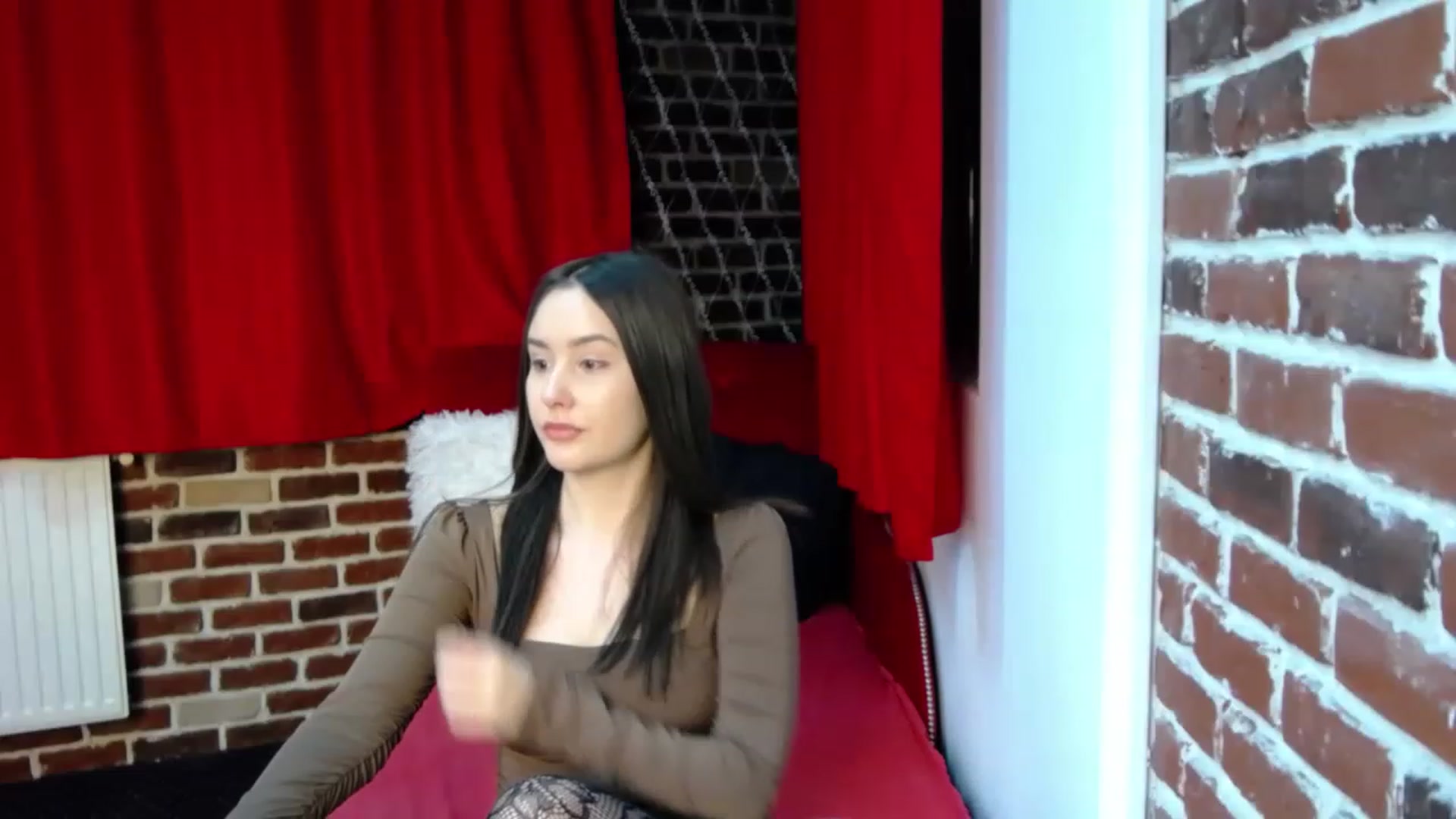 Gallery image thumbnail from Radiance's myfreecams stream on, 02/10/2023, 18:12 image 13 of 20