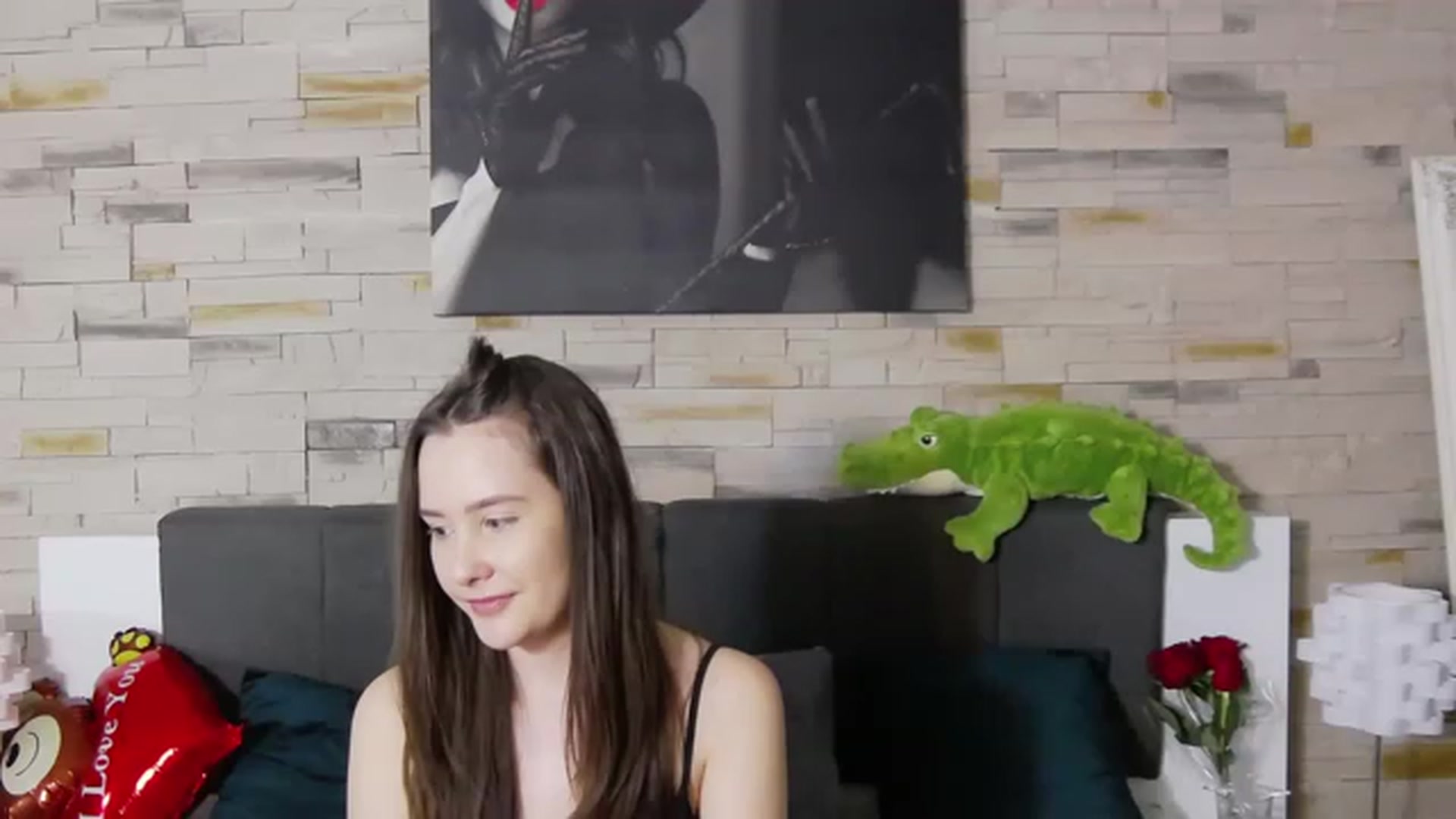 Gallery image thumbnail from Radiance's myfreecams stream on, 02/17/2023, 18:22 image 16 of 20
